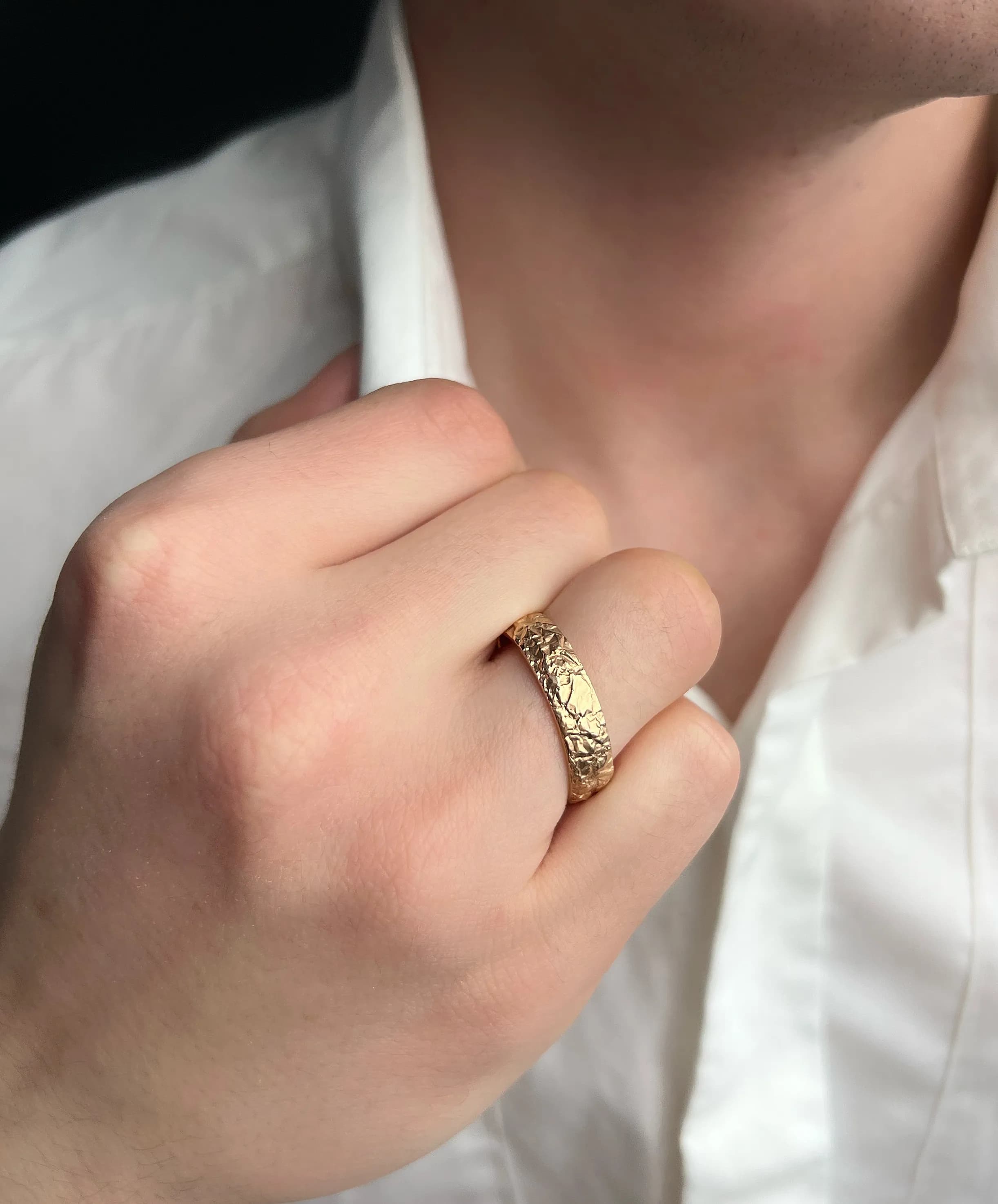 Обручка "Велич гір" з червоного золота 100-0169 (17)