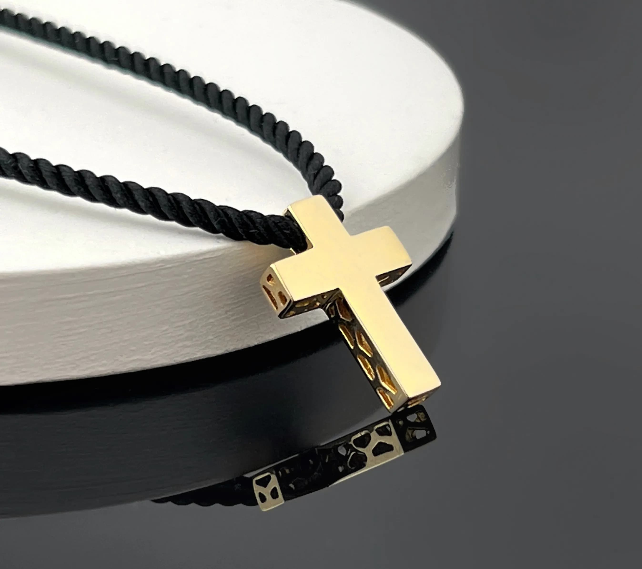 Хрестик з шовковим шнурком з жовтого золота 405-0748,01 silk