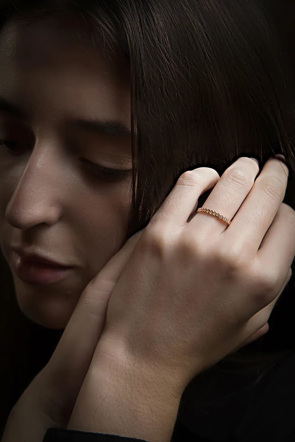 Перстень з куб. цирконами "ДоРеМі" з червоного золота 163-0388 (15,5)