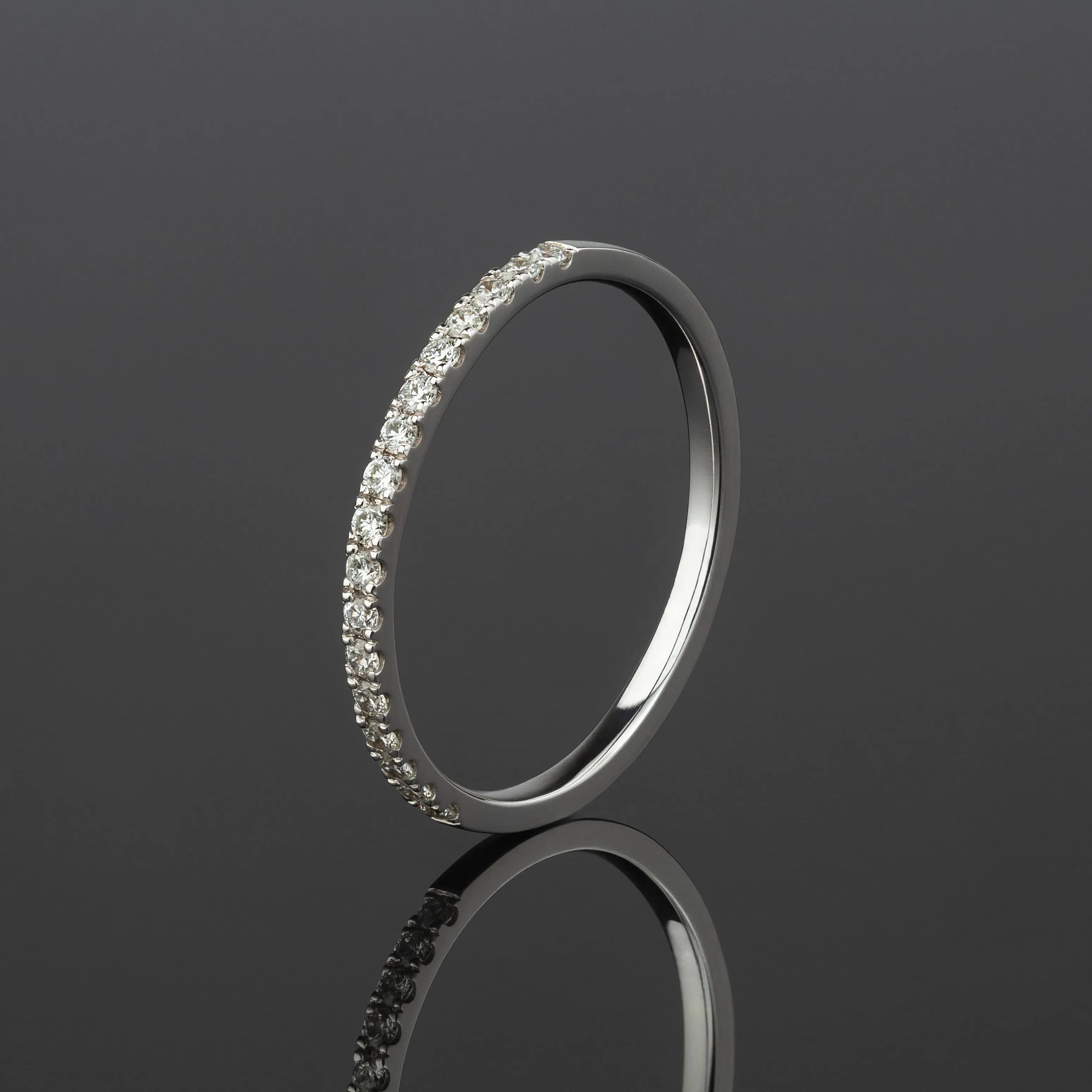 Перстень-доріжка з діамантами "Ніжність" з білого золота