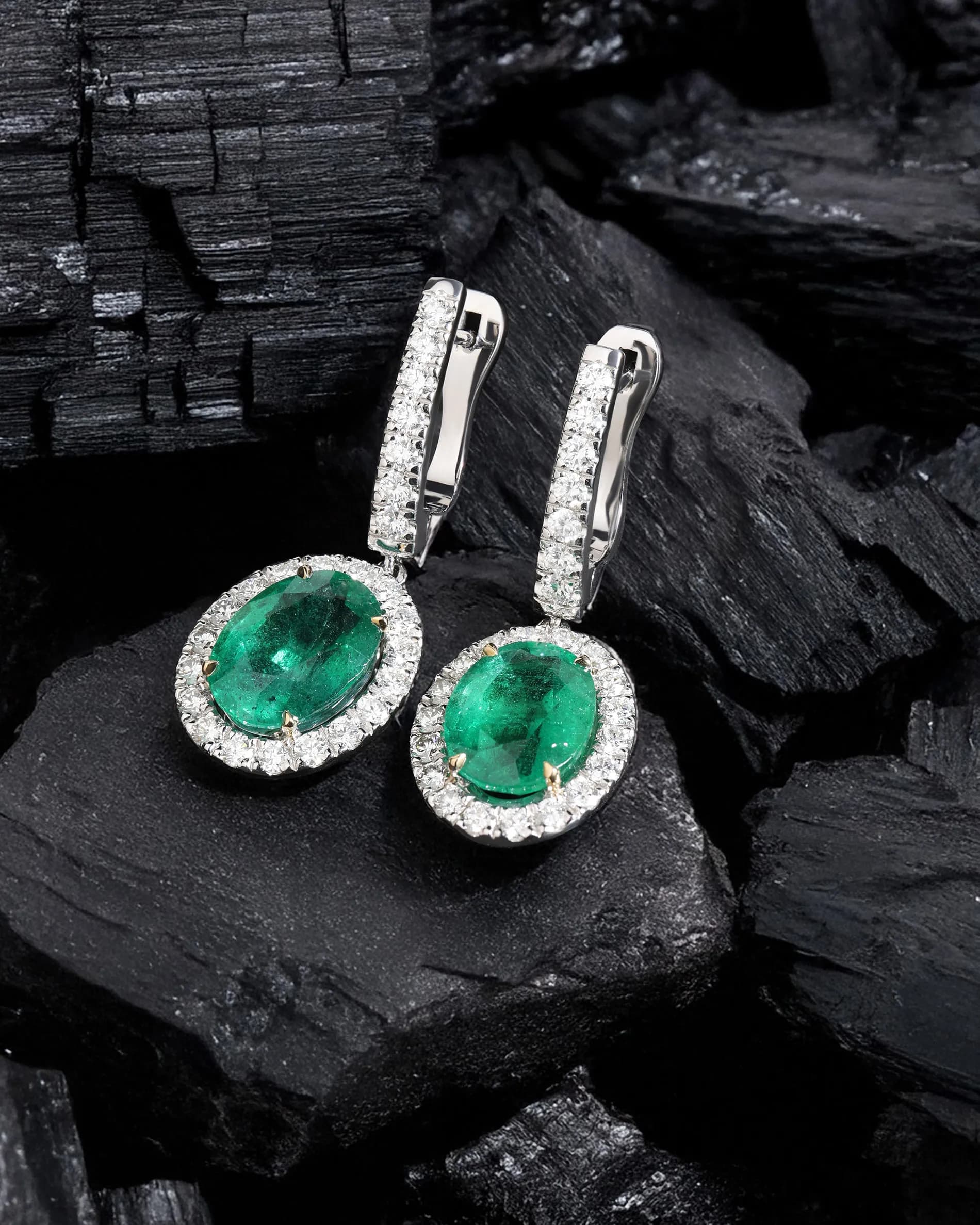 Сережки з натуральними смарагдами з білого золота Royal Emerald E29 18K