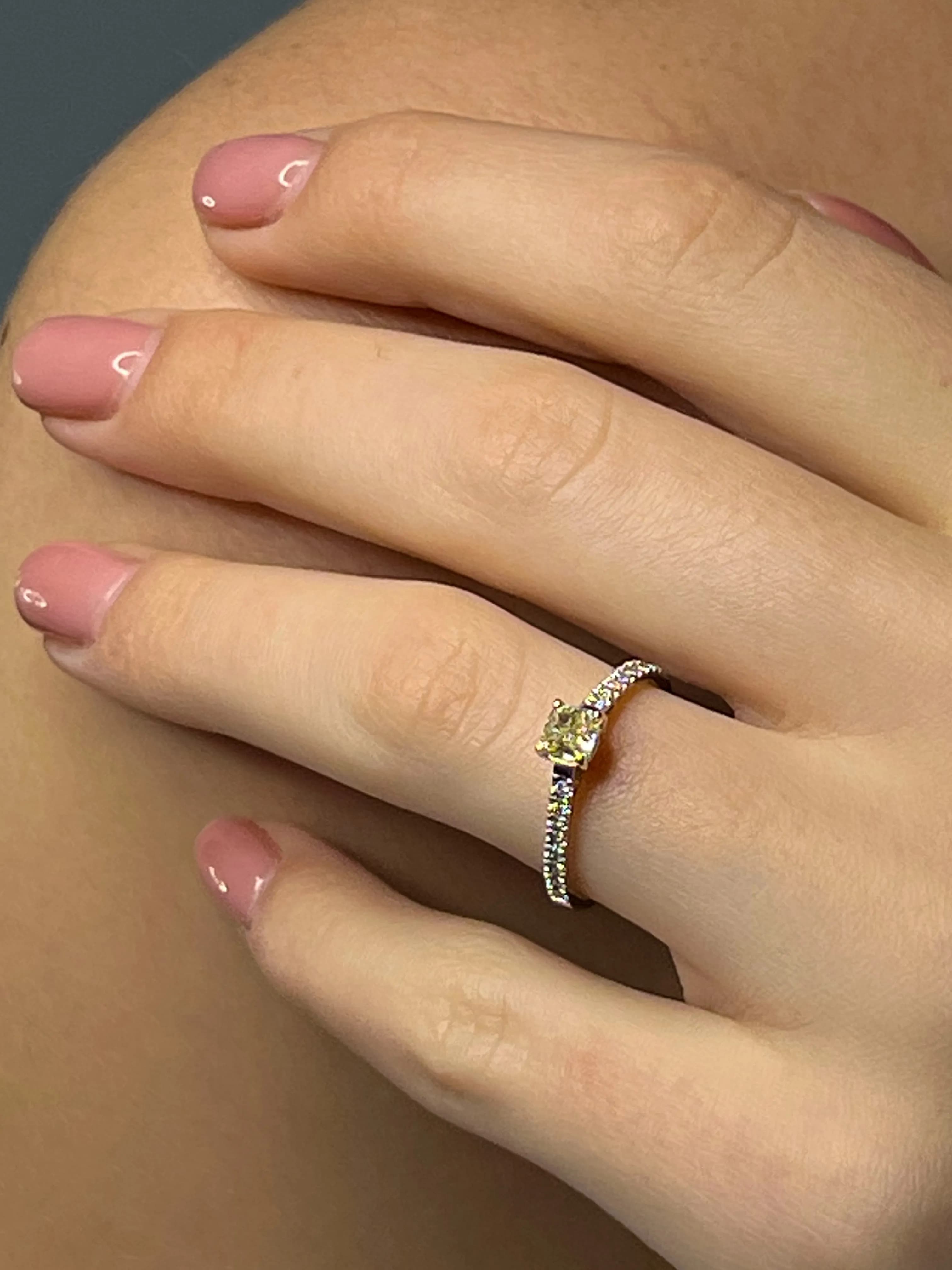 Каблучка "Тропічне сонце" з жовтим діамантом