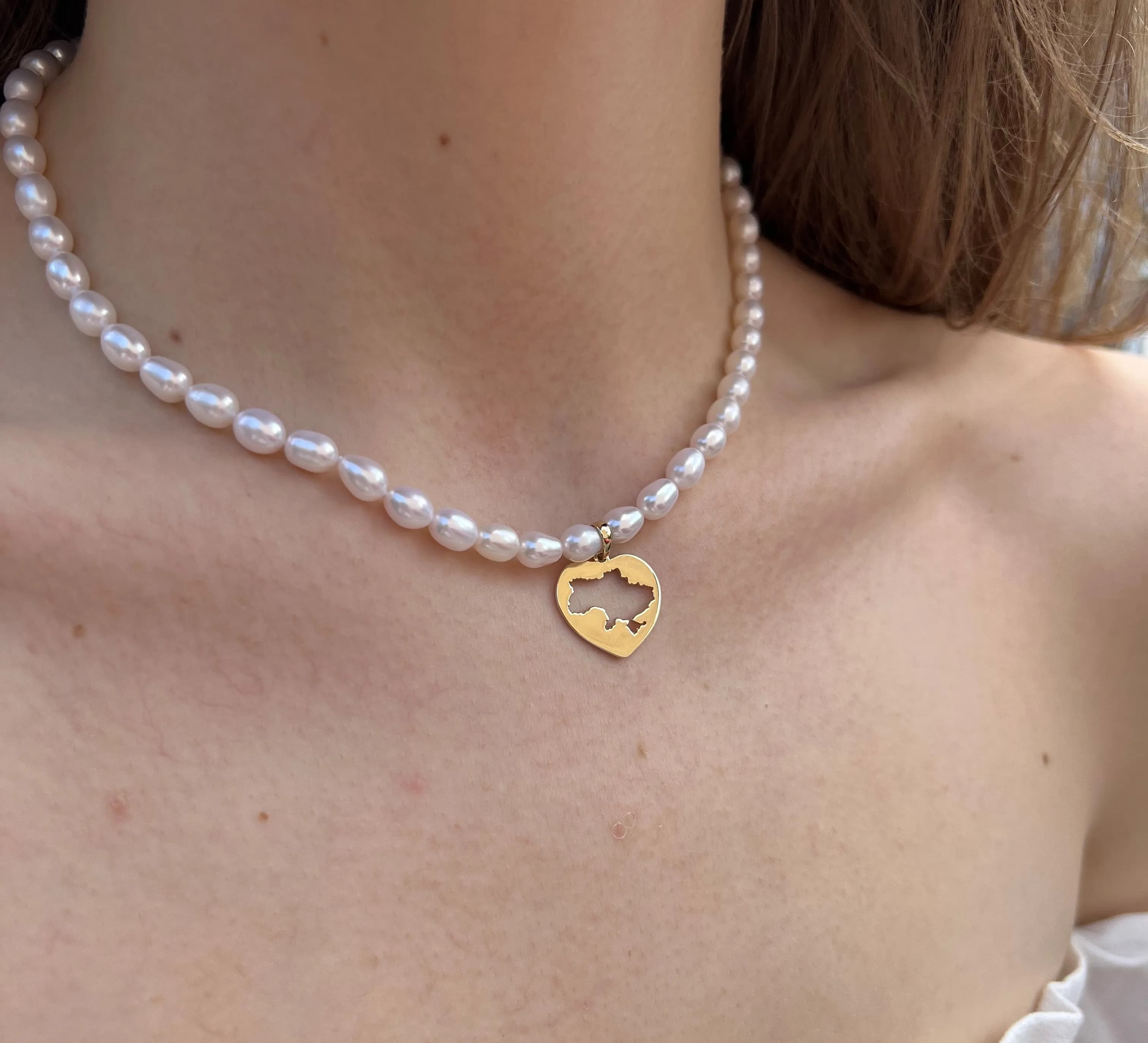 Намисто з річковими перлинами та підвіскою з картою України (42)