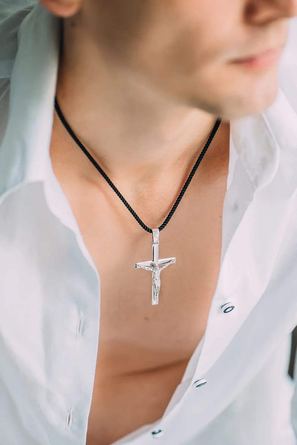 Хрестик з розп'ятям з білого золота 205-0911