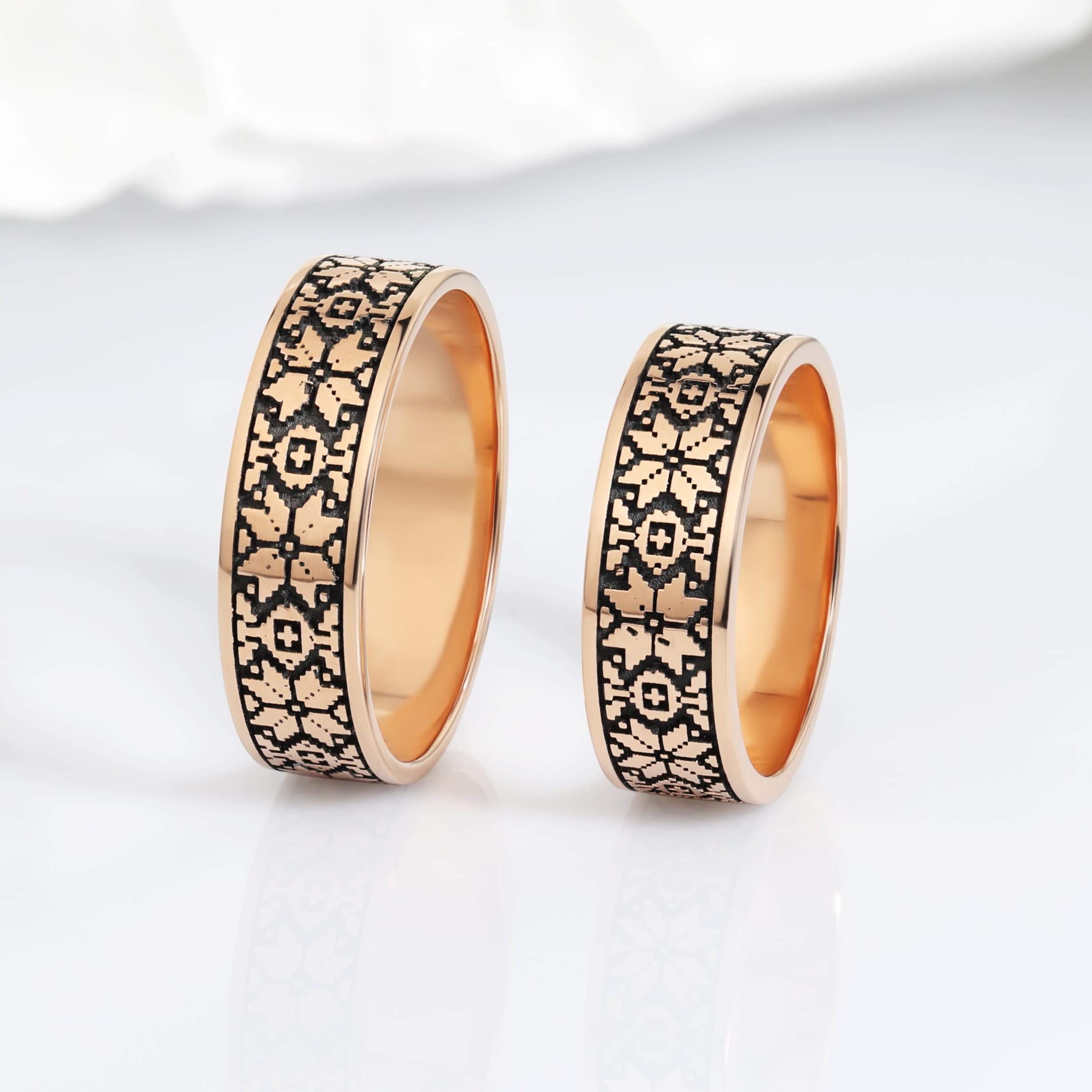 Couple wedding rings