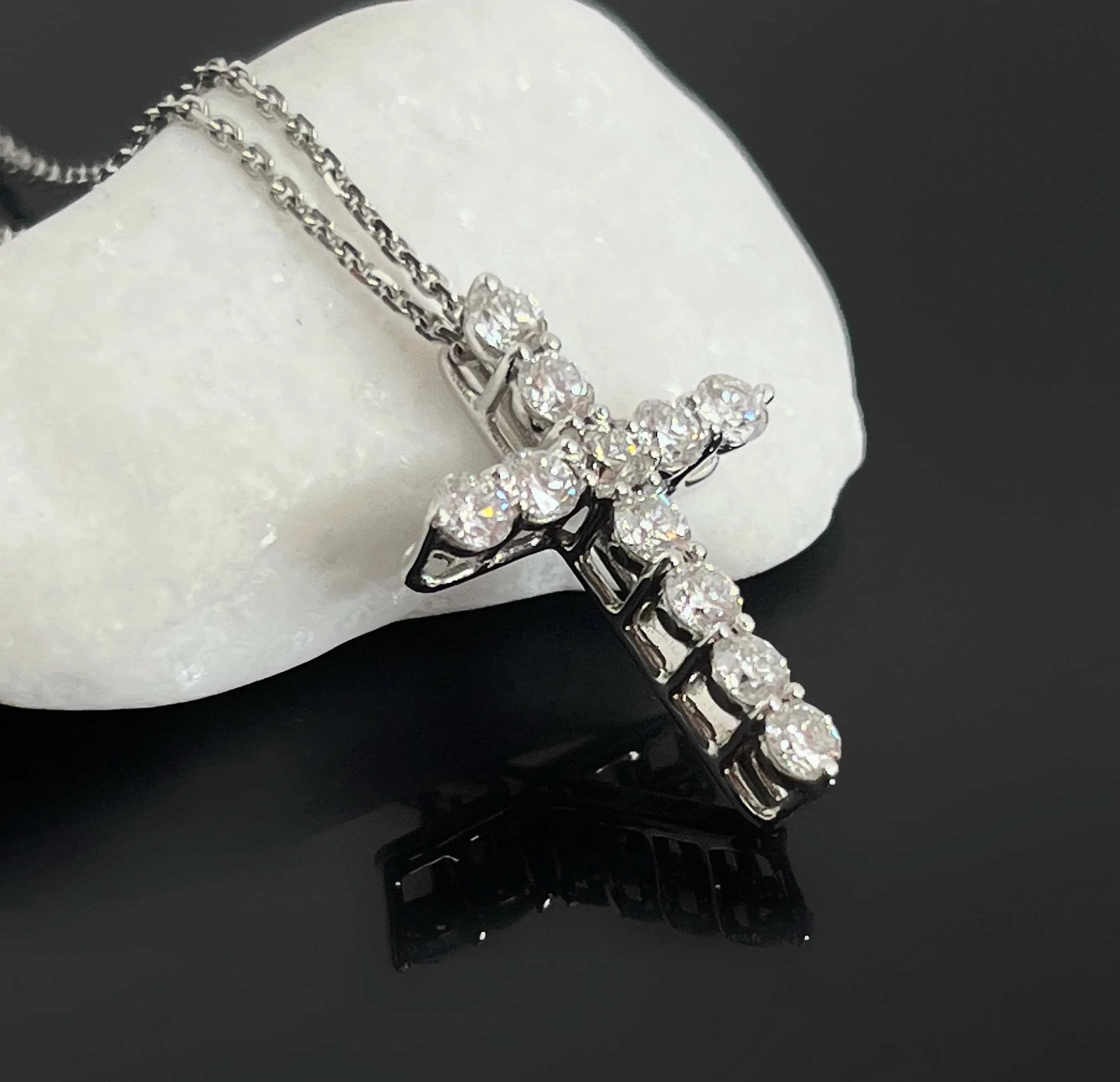 Хрестик з діамантами з білого золота Fashion P2 3,0