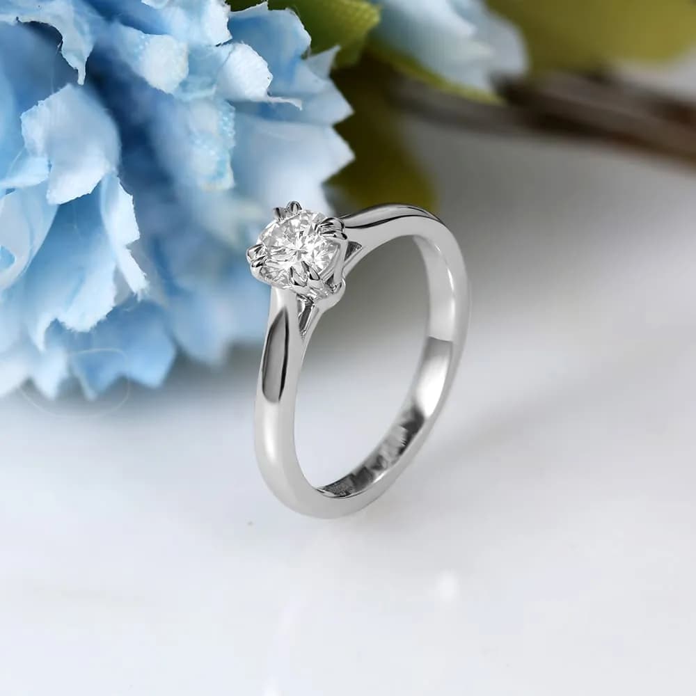 Каблучка з діамантом "Winston" з білого золота GIA (16,5)