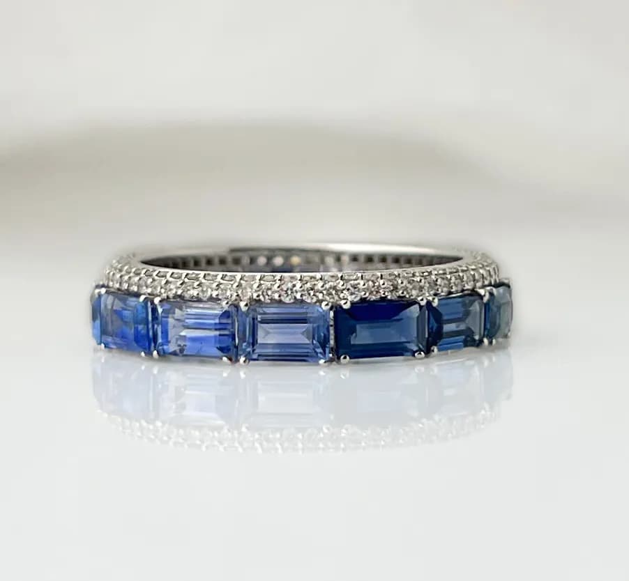 Перстень "Indigo" з сапфірами з білого золота