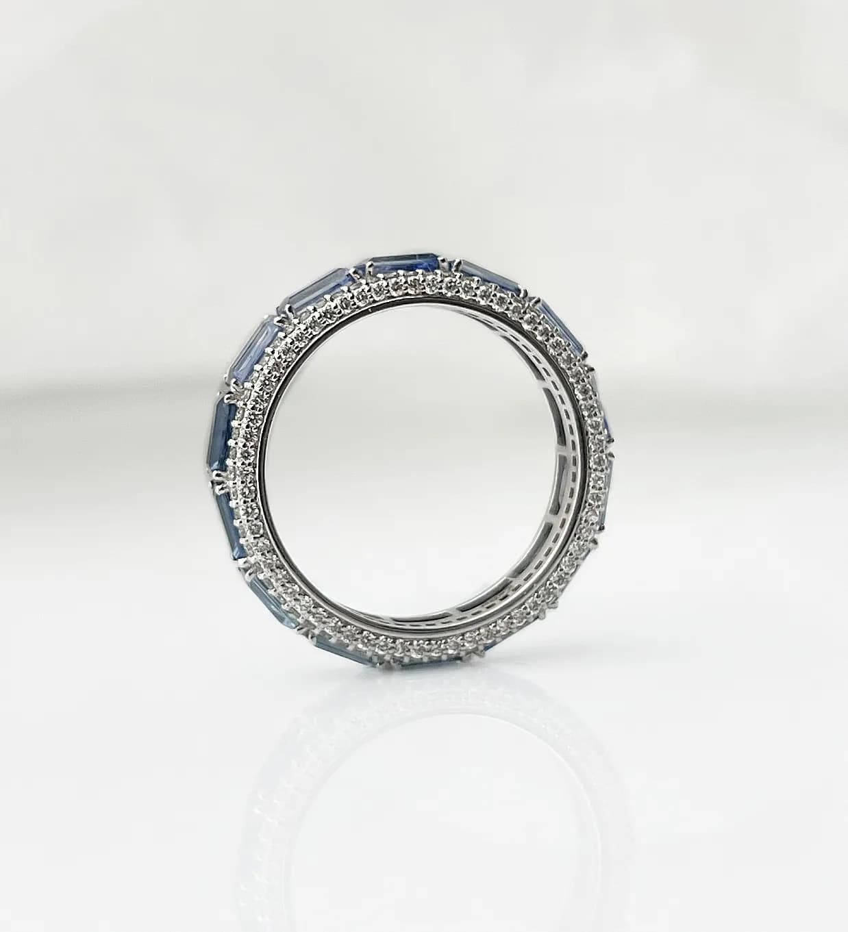 Перстень "Indigo" з сапфірами з білого золота