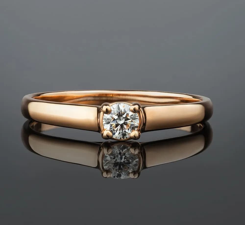 Каблучка з діамантом "Kimberley" з червоного золота 113-0401