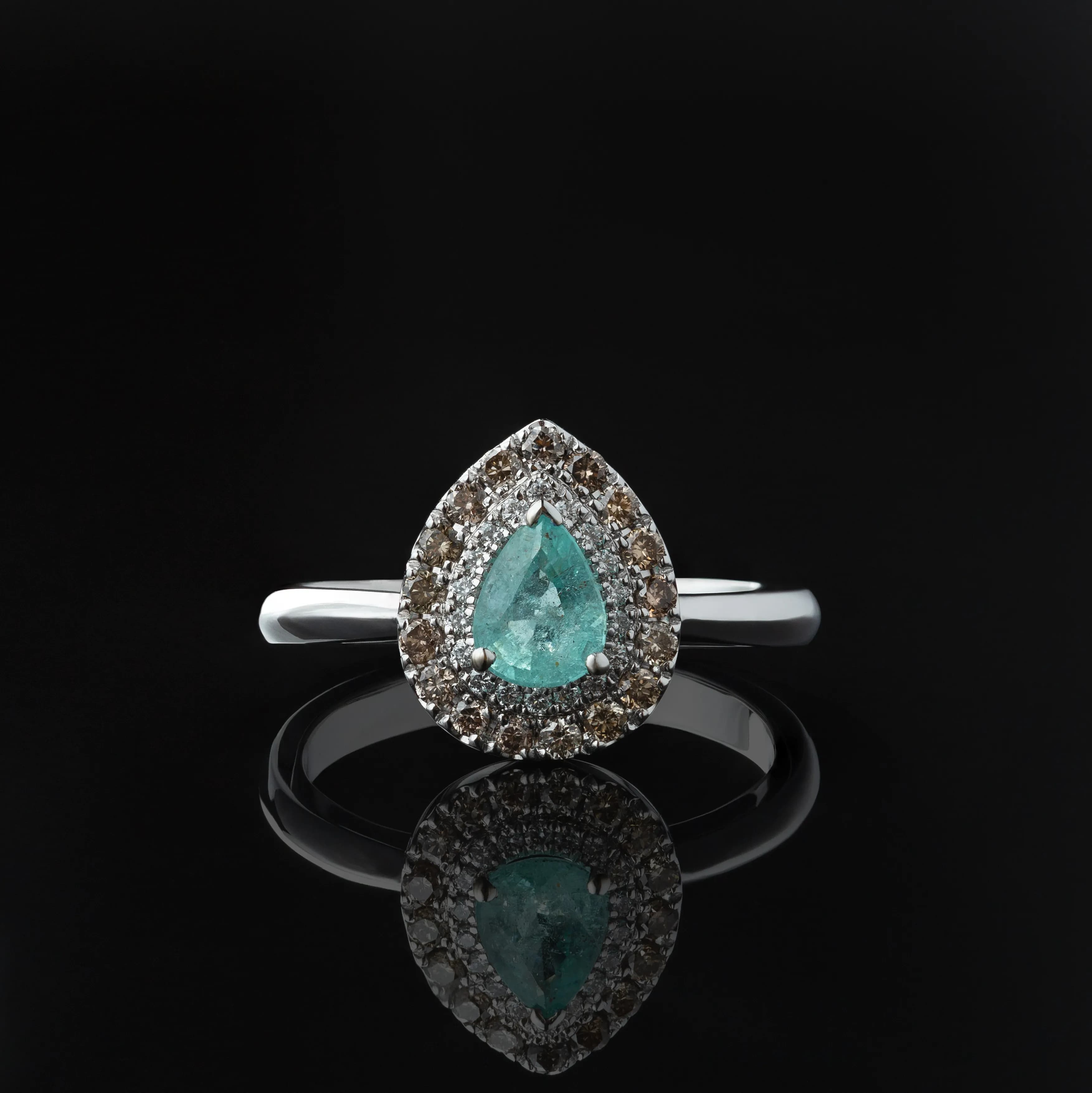 Каблучка з параїбою та коричневими діамантами "Braziliana" з білого золота