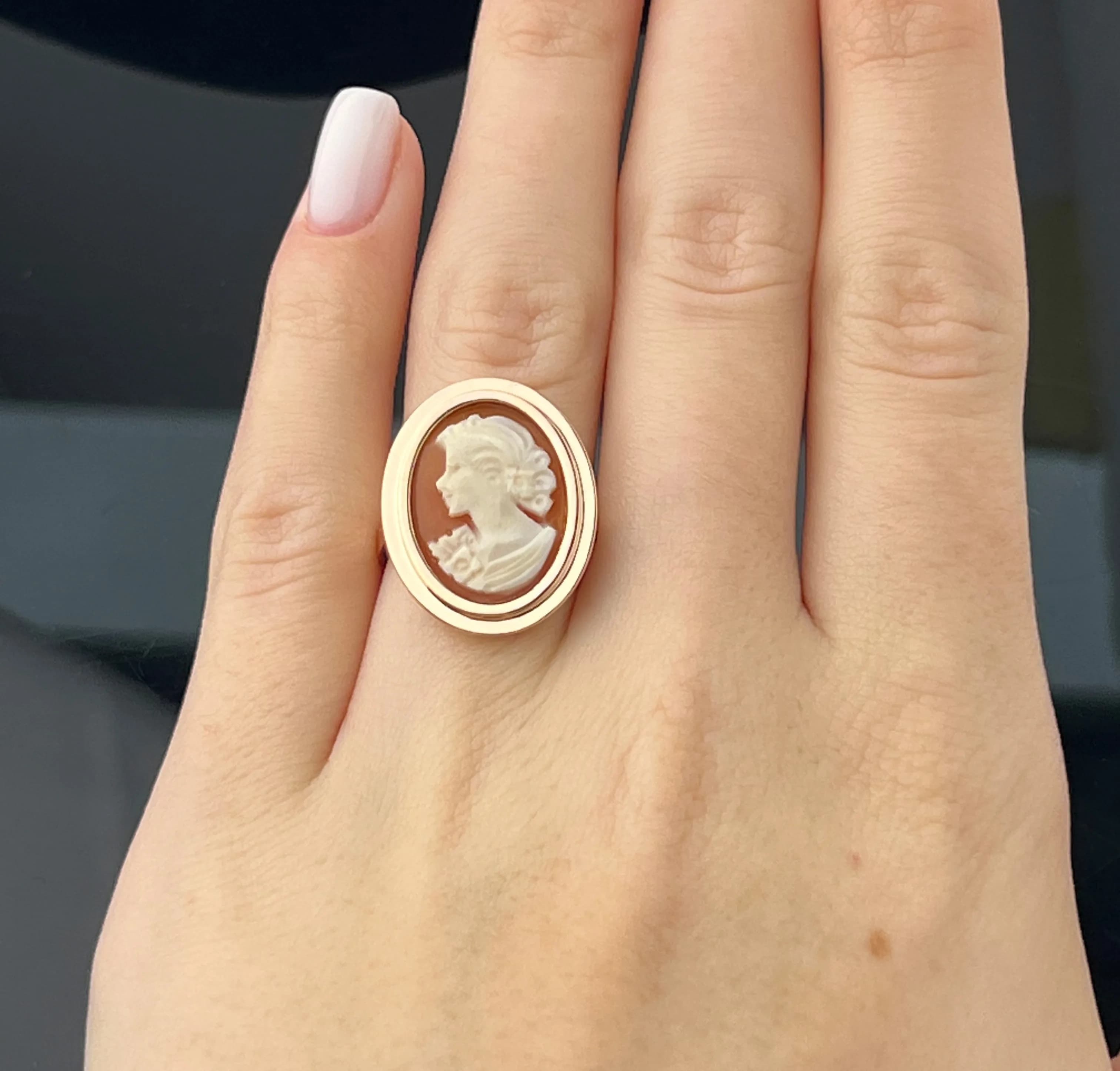 Перстень з камеєю "Ренесанс" з червоного золота (18)