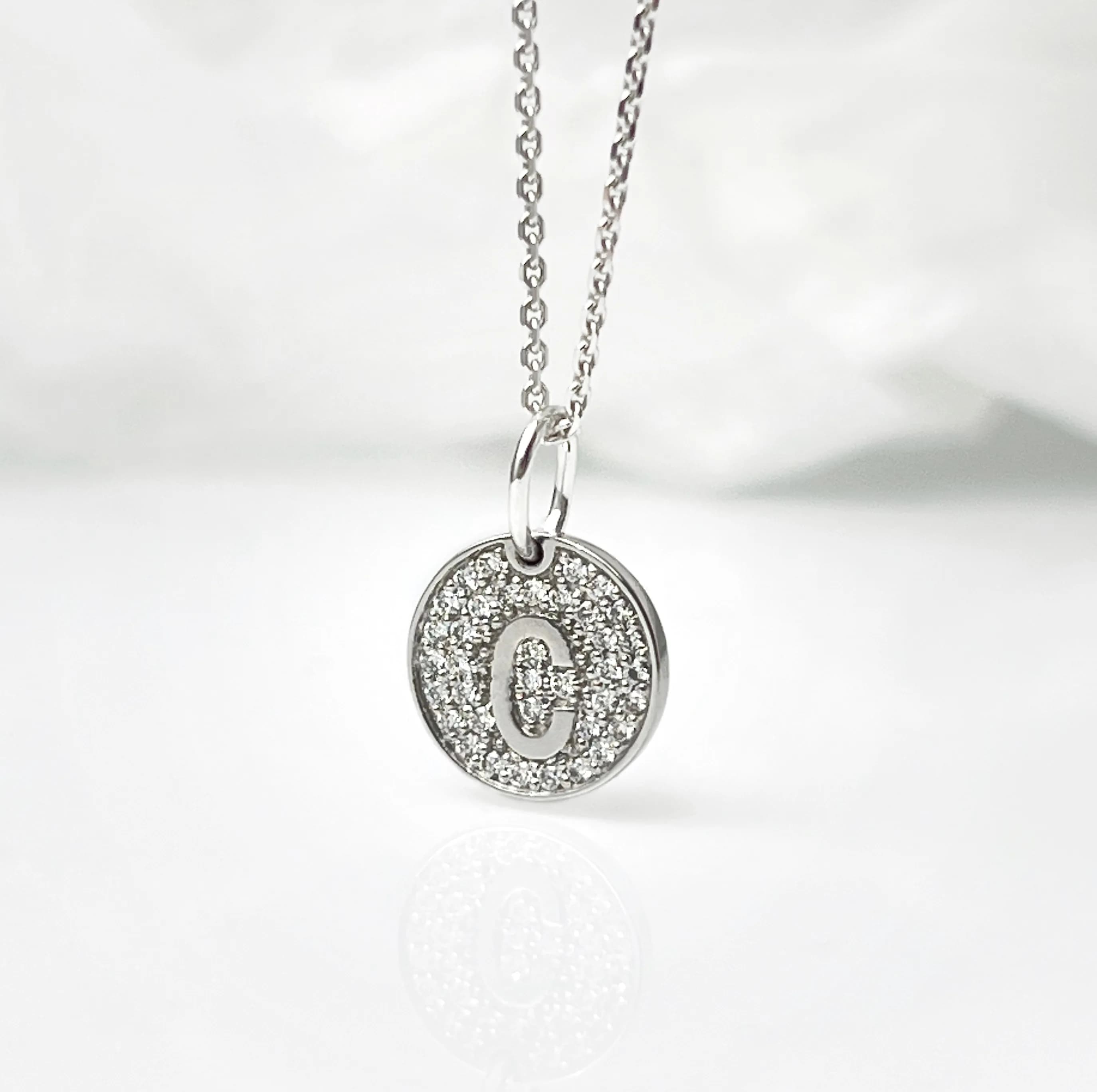 Підвіска з літерою "С" з діамантами з білого золота