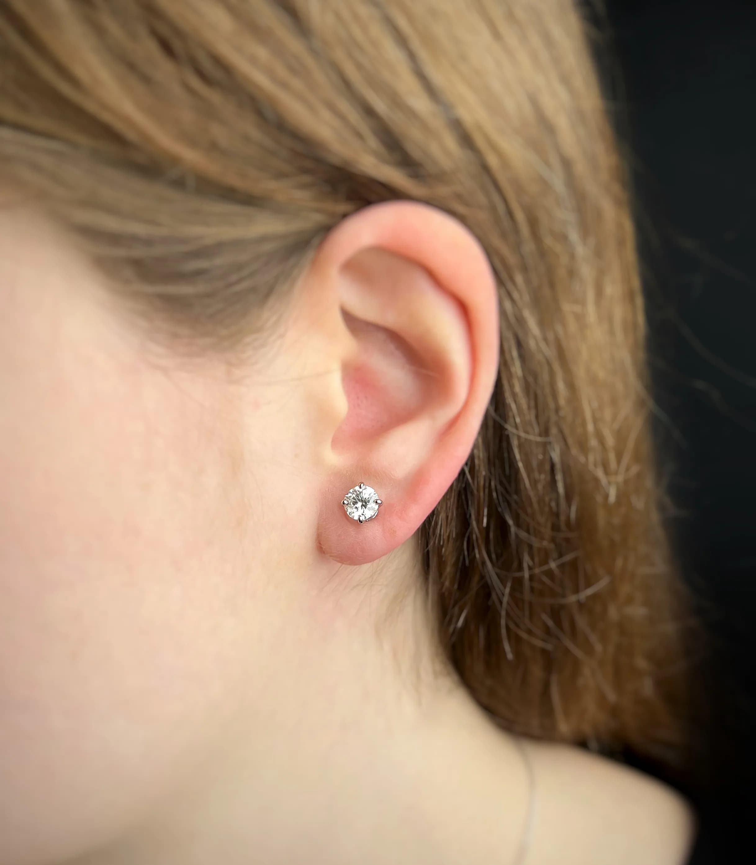 Сережки з діамантами вагою 2 карата з платини