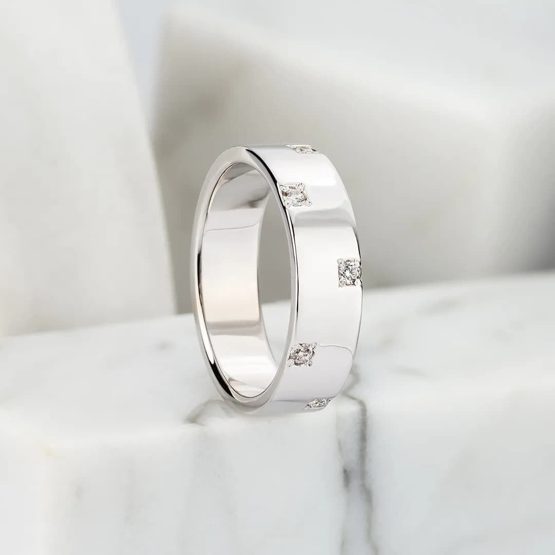 Обручка з діамантами "Шахівниця" з білого золота 220-0059