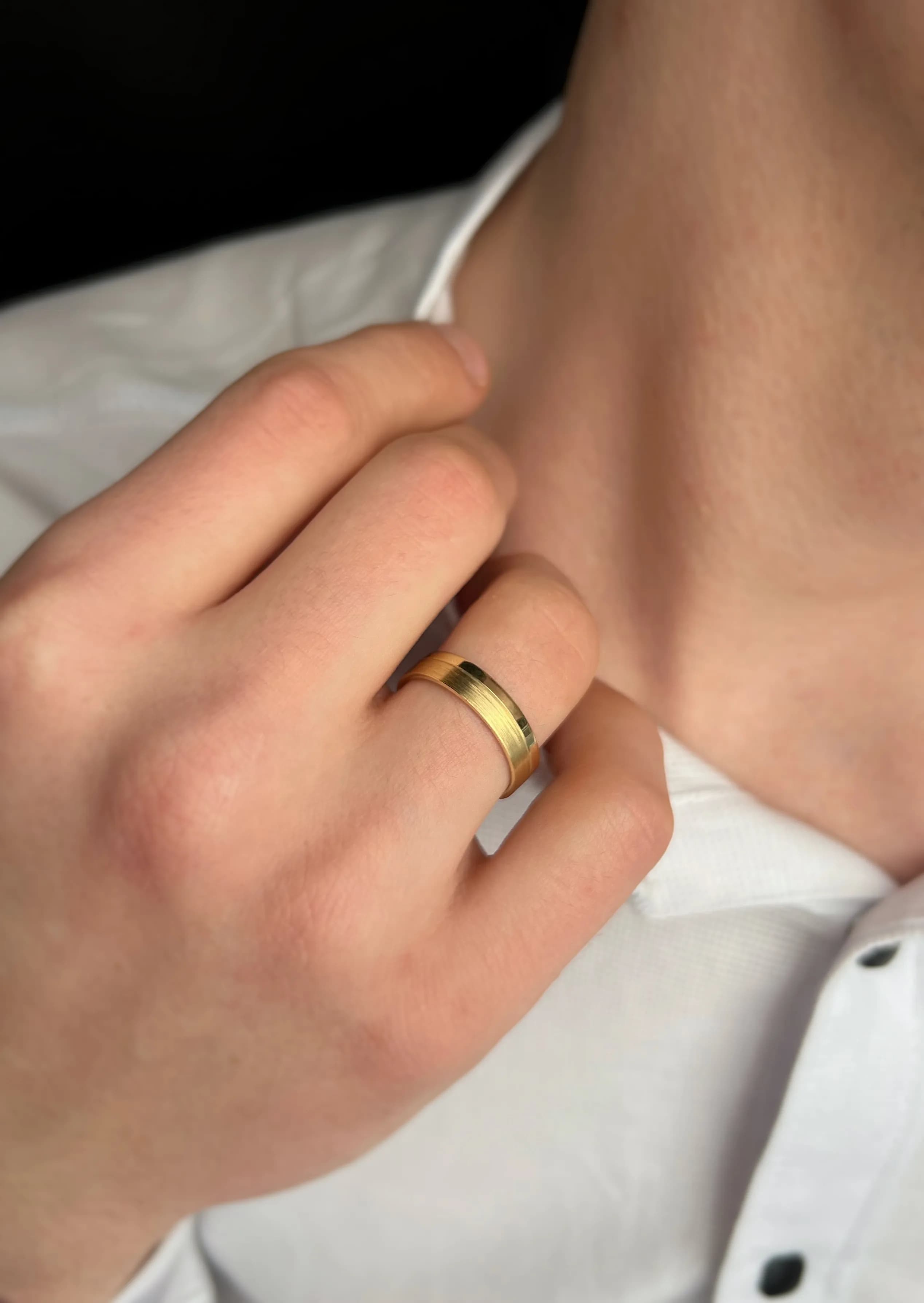 Пара обручок "Місячна дорога" з матуванням з жовтого золота 460-0105_400-0105