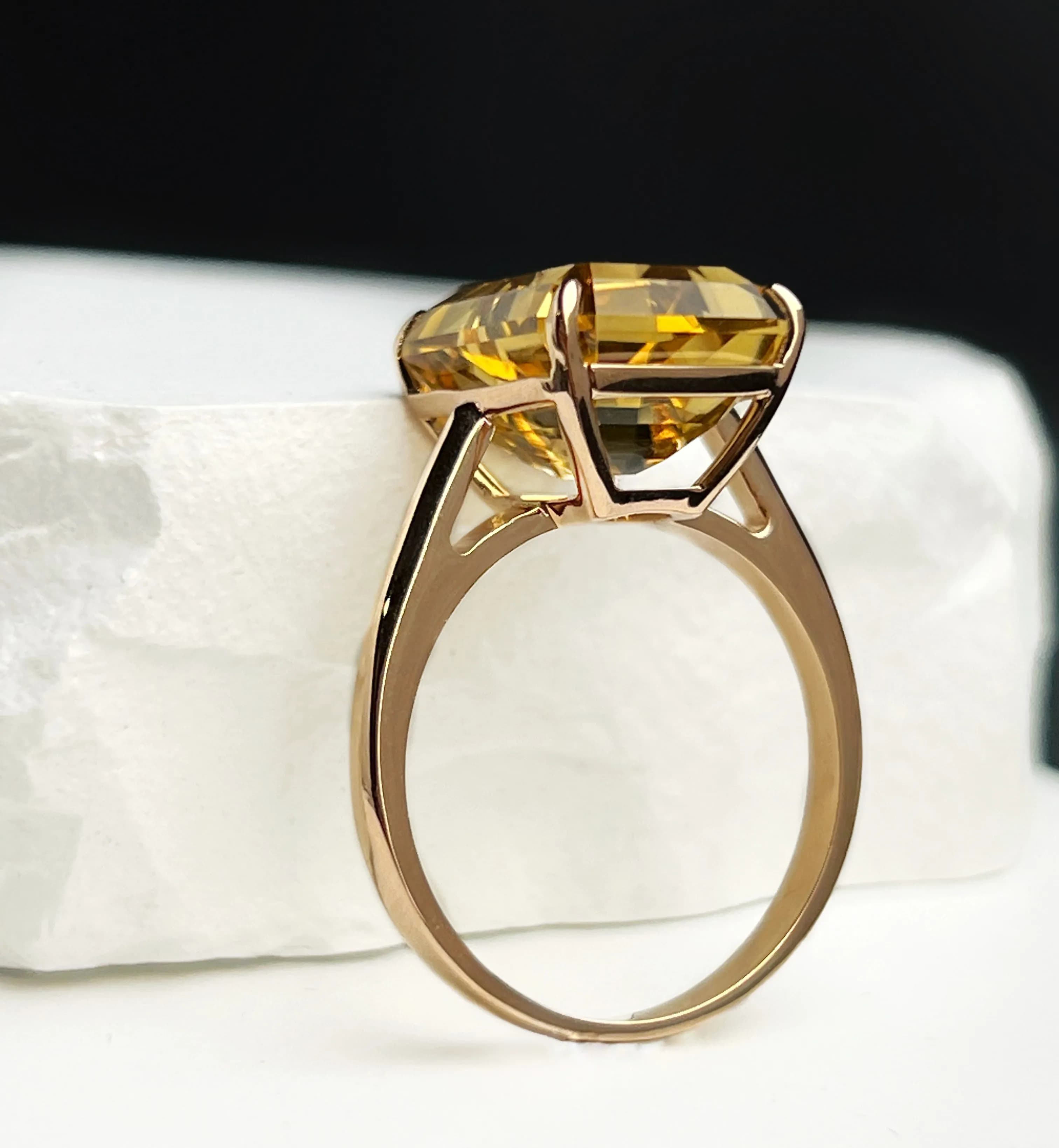 Каблучка з цитрином "Аристократ" з червоного золота