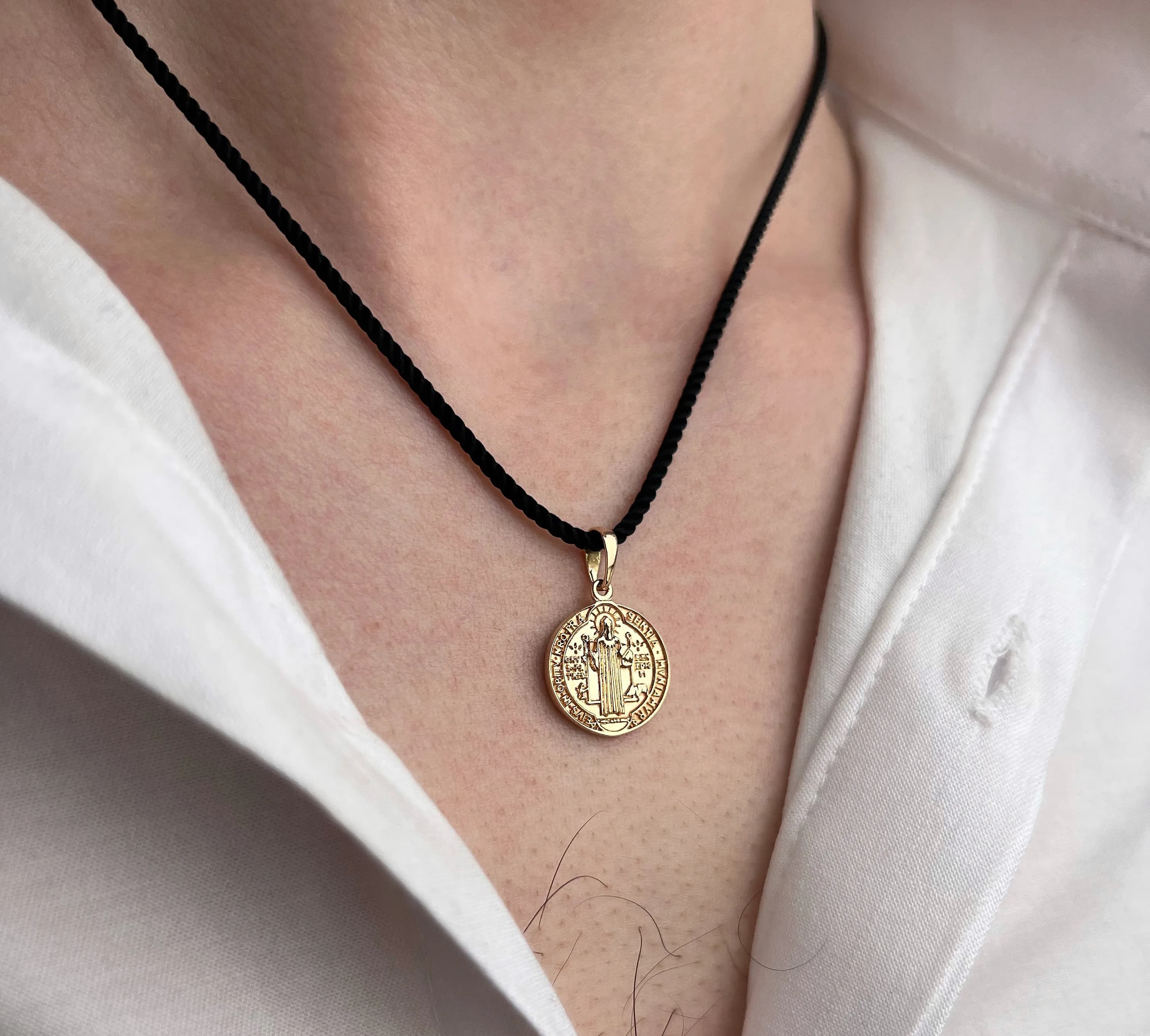 Медальйон Св. Бенедикта з червоного золота P10 15мм