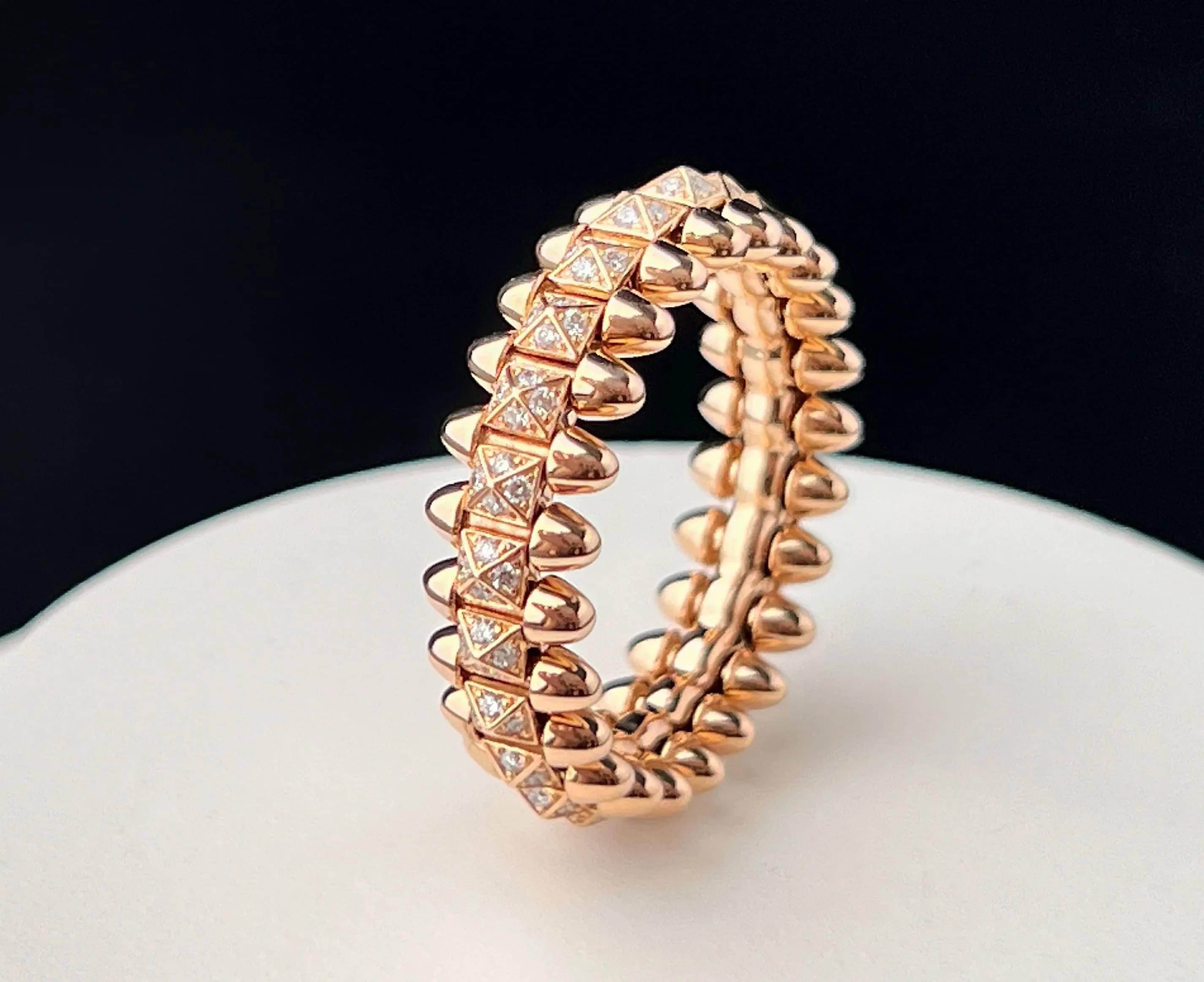 Перстень з діамантами з червоного золота "Галактика R12 1mm"