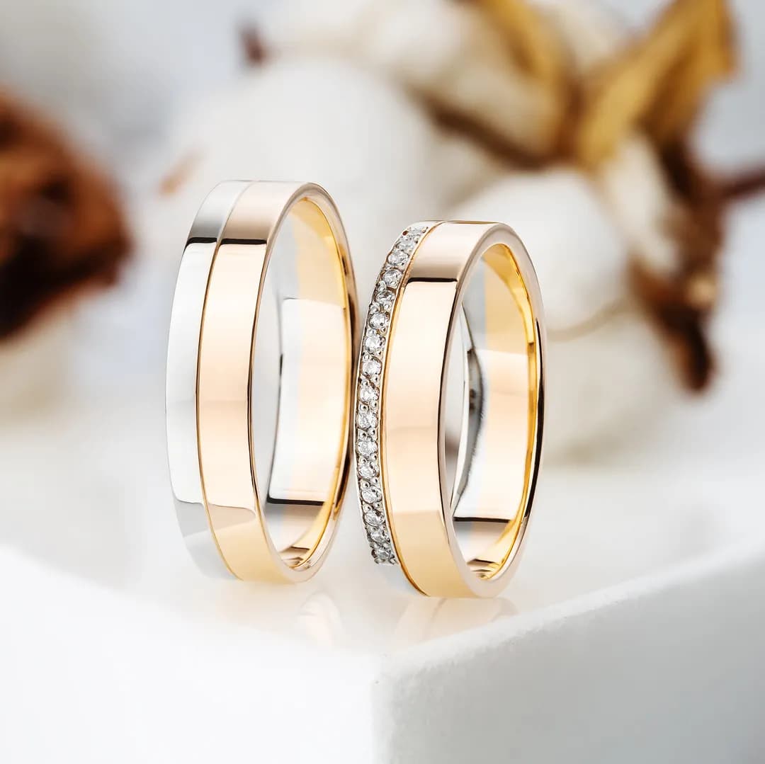 Пара обручок "Місячна дорога" з комбінованого золота 360-0105_300-0105