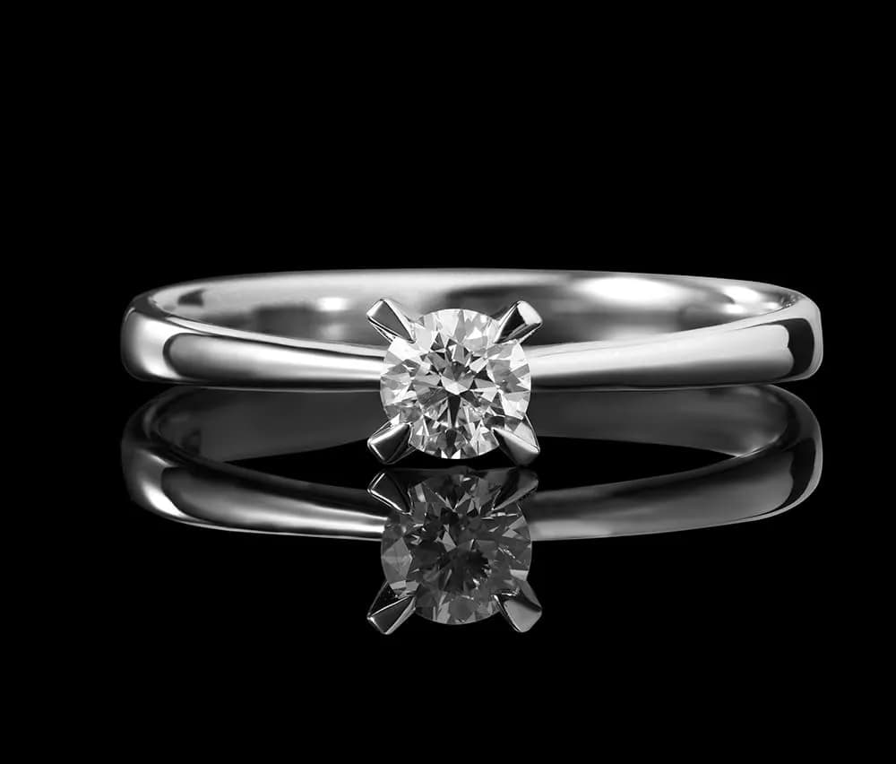 Каблучка з діамантом з білого золота 213-0286 4,0 GIA (17,5)