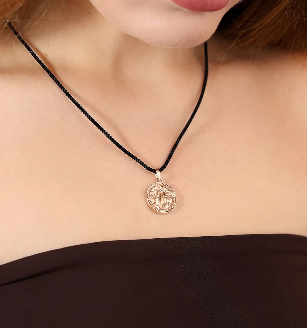 Медальйон св. Бенедикта з червоного золота P10 20мм