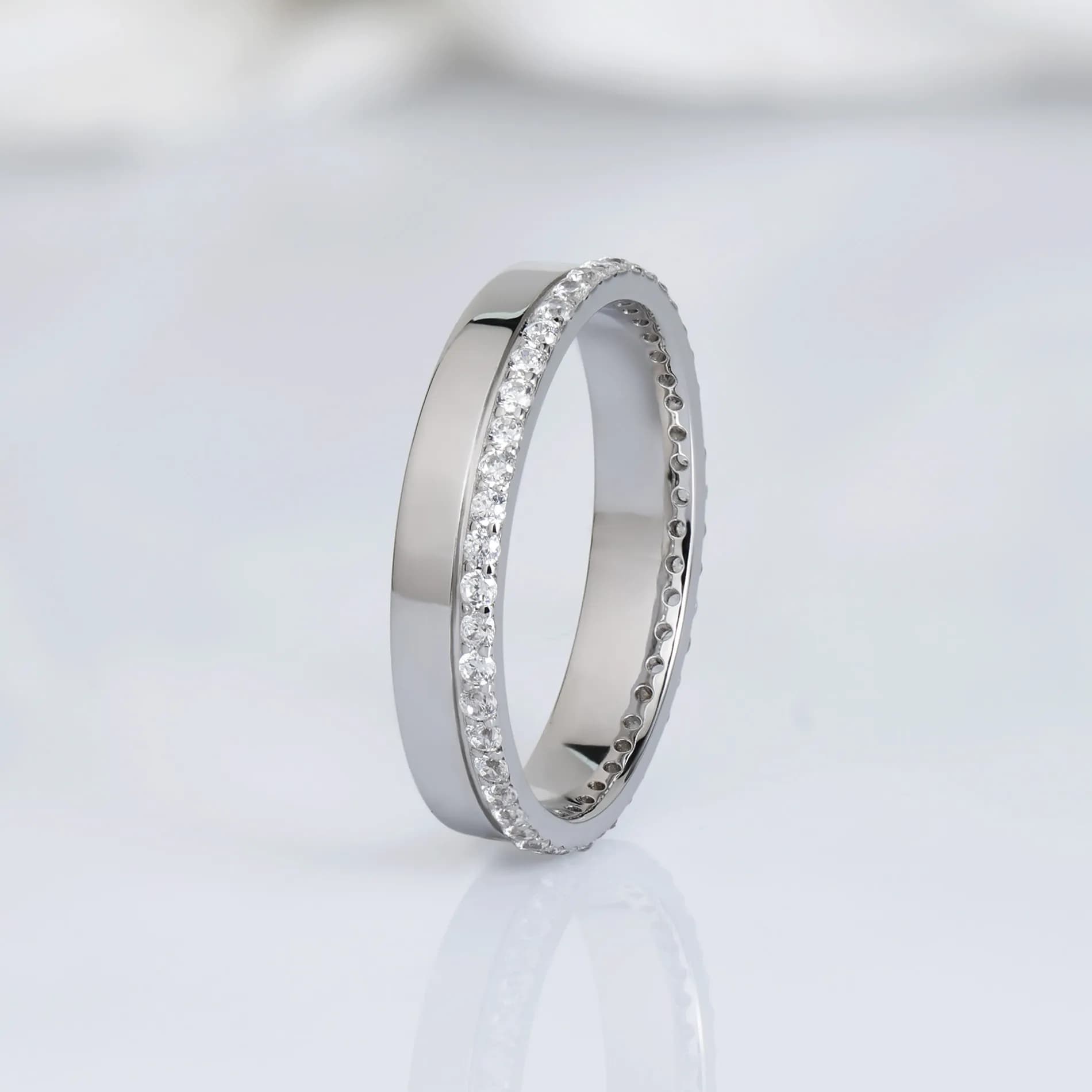 Обручка з кубічним цирконієм з білого золота  (17)