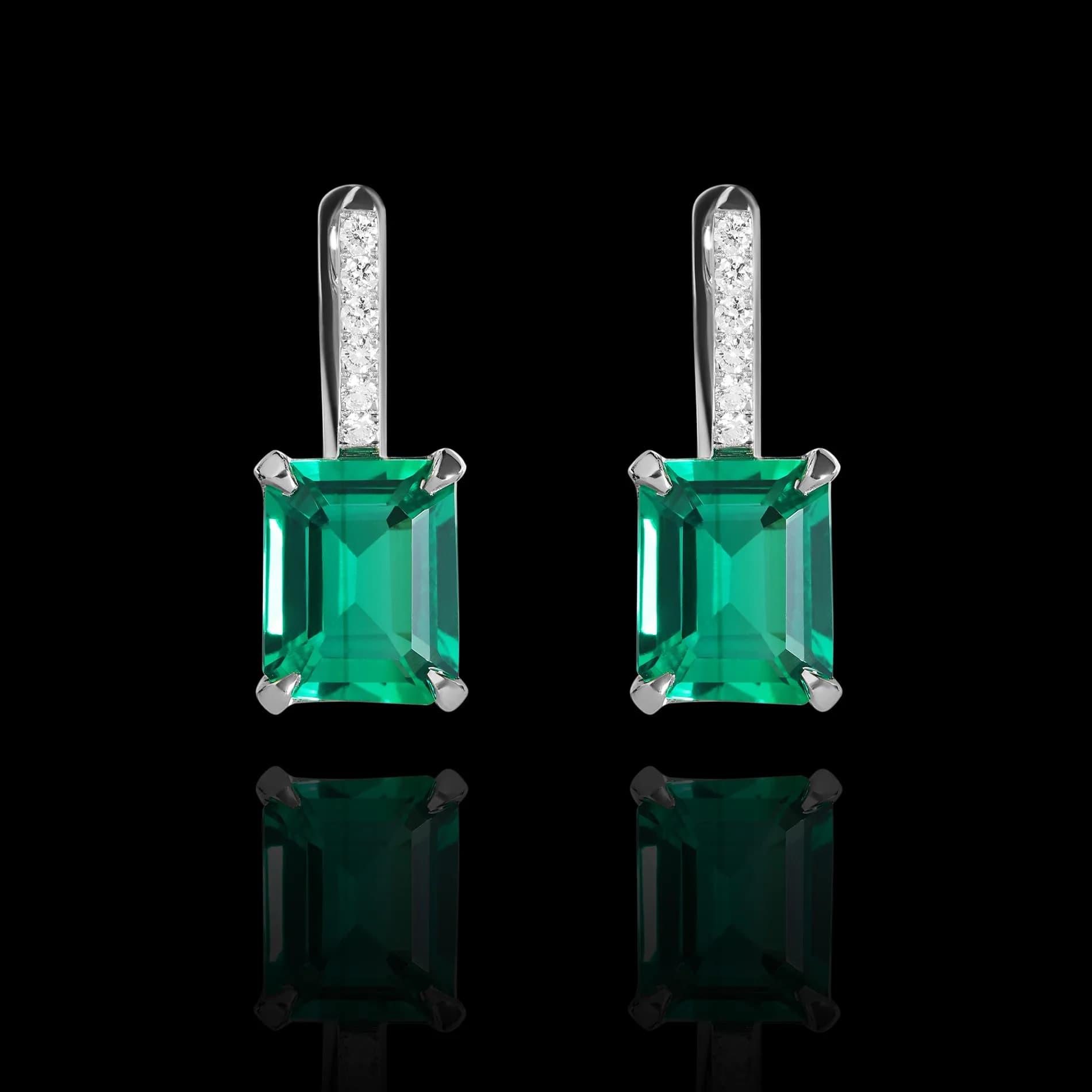 Сережки зі смарагдами з білого золота Heritage E22 8х10mm Em