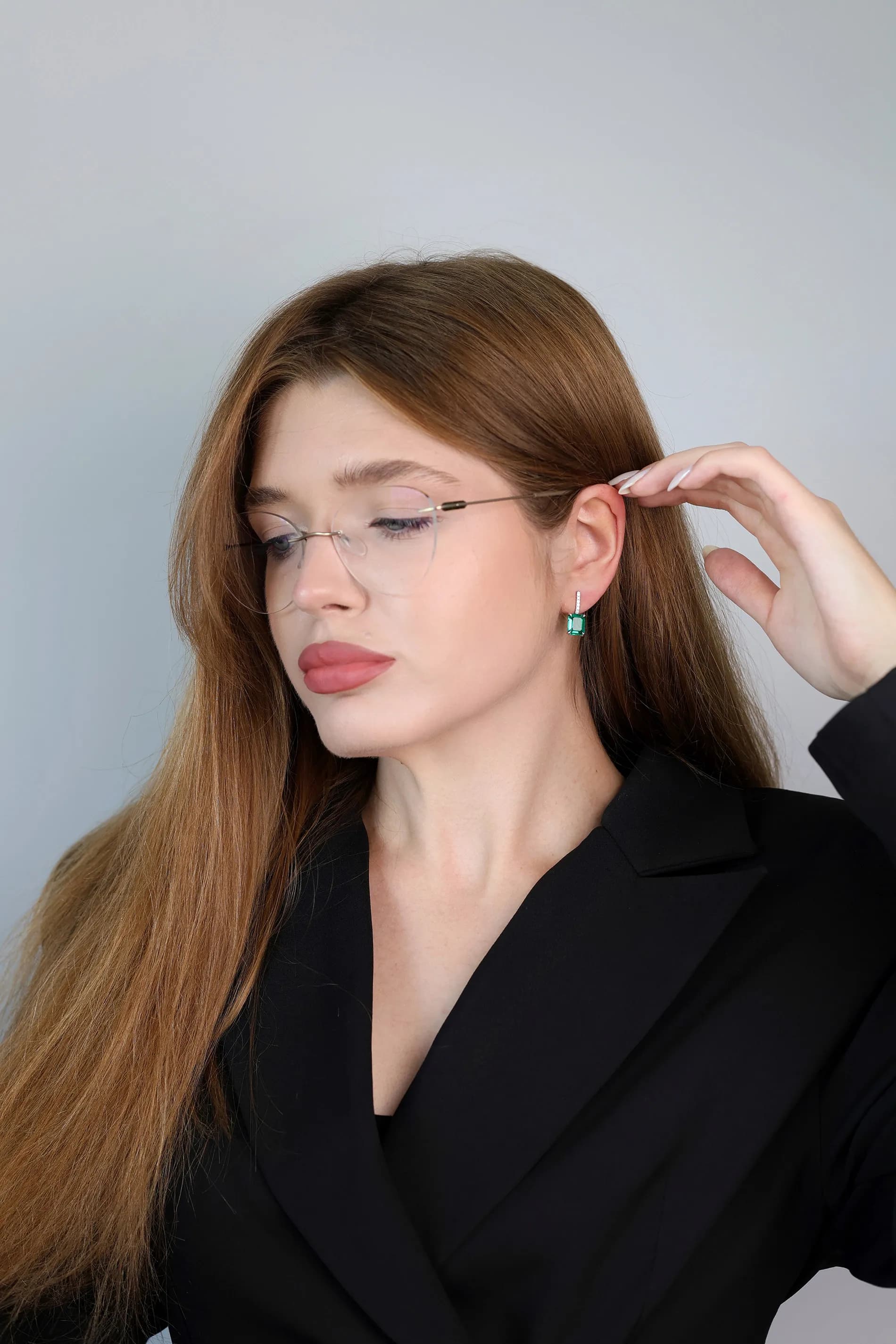 Сережки зі смарагдами з білого золота Heritage E22 8х10mm Em