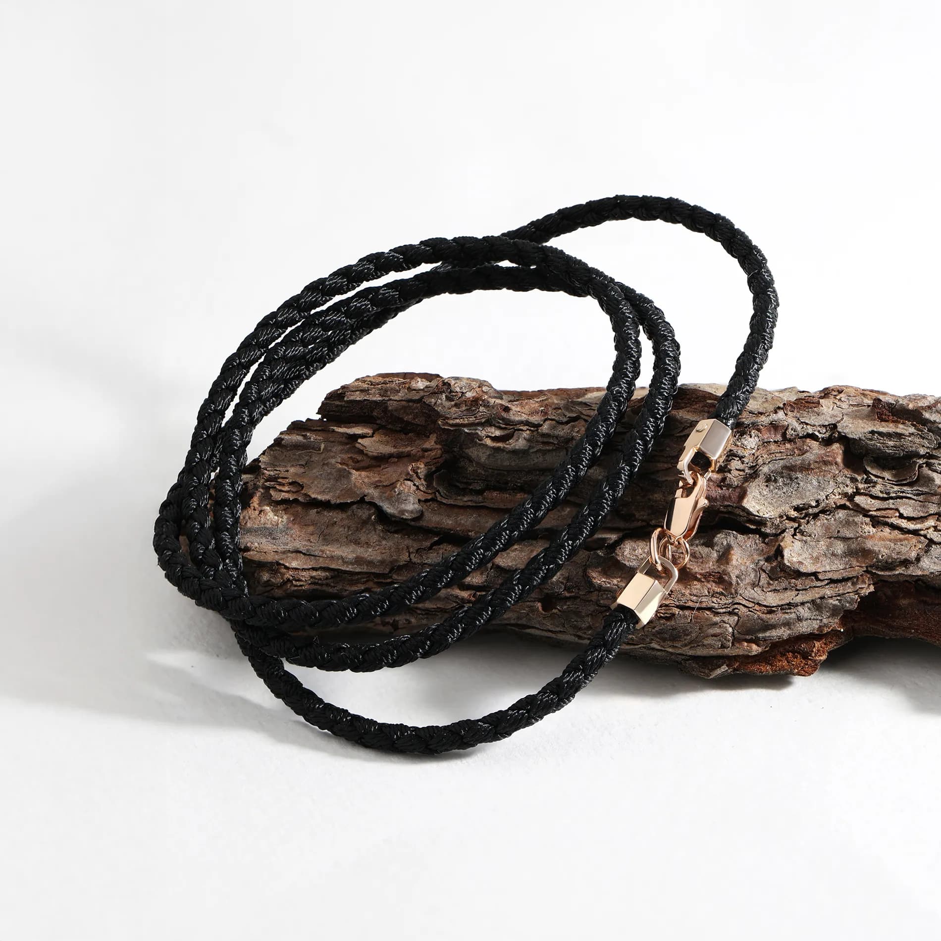 Шовковий шнурок із золотим замком Lavsan Silk Quattro N01 2,5mm (60)