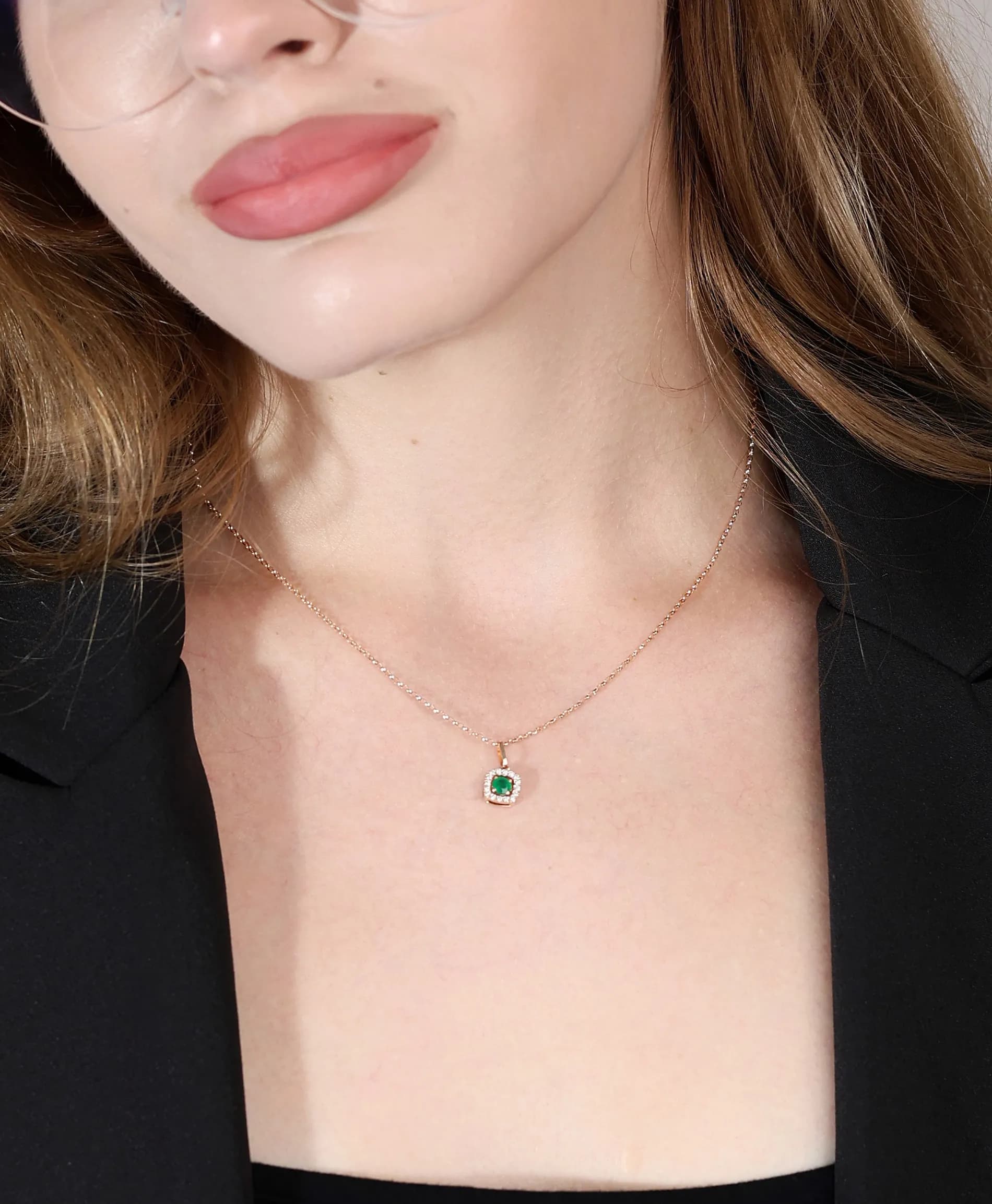 Золота підвіска зі смарагдом з червоного золота "Jasmin" 135-0413