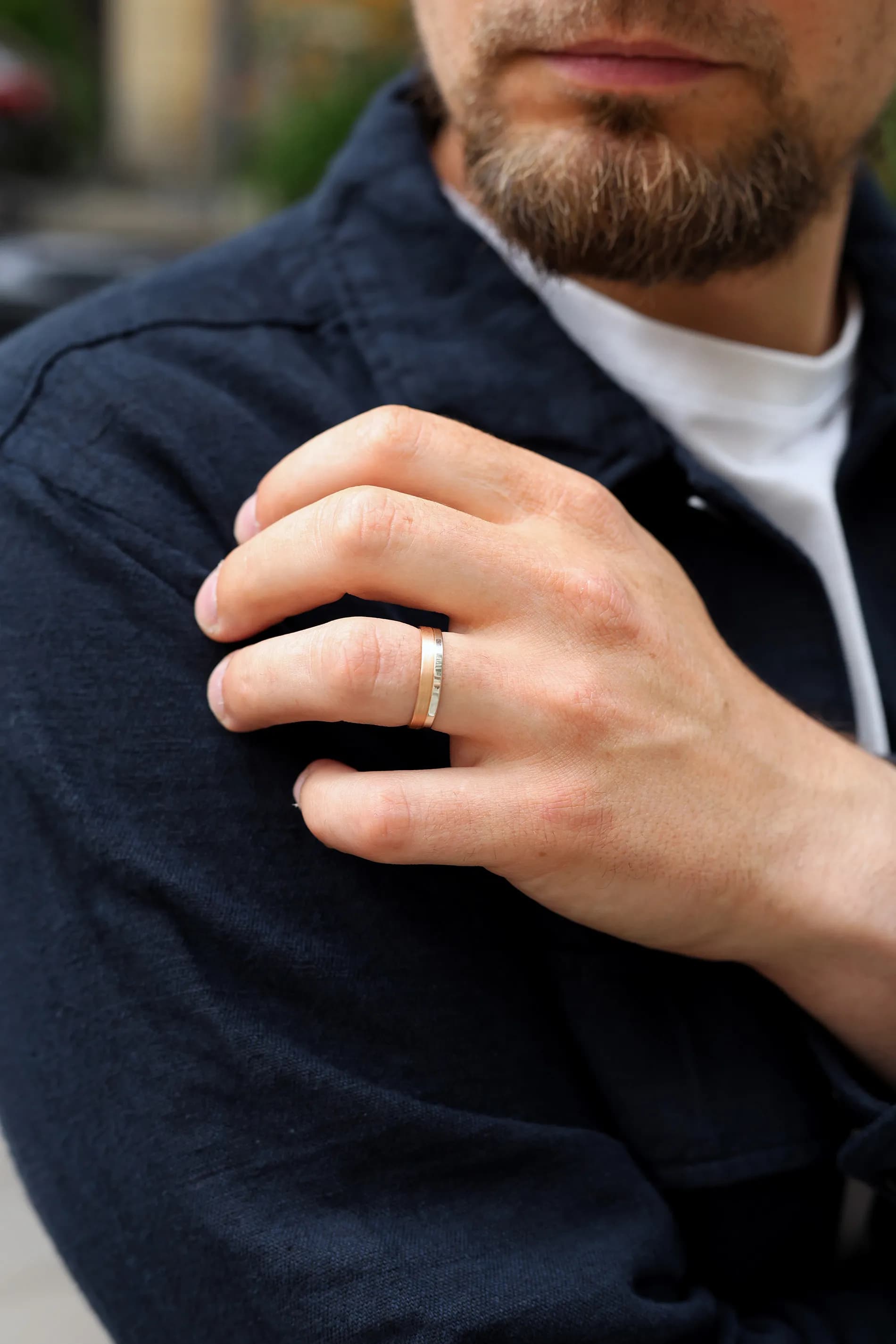 Пара обручок "Місячна дорога" з комбінованого золота з матуванням 360-0105_300-0105.01