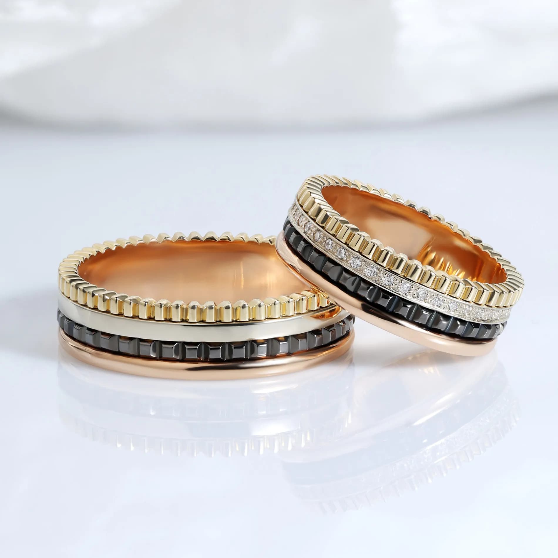 Пара обручок "Quattre" з комбінованого золота 560-0179_500-0179