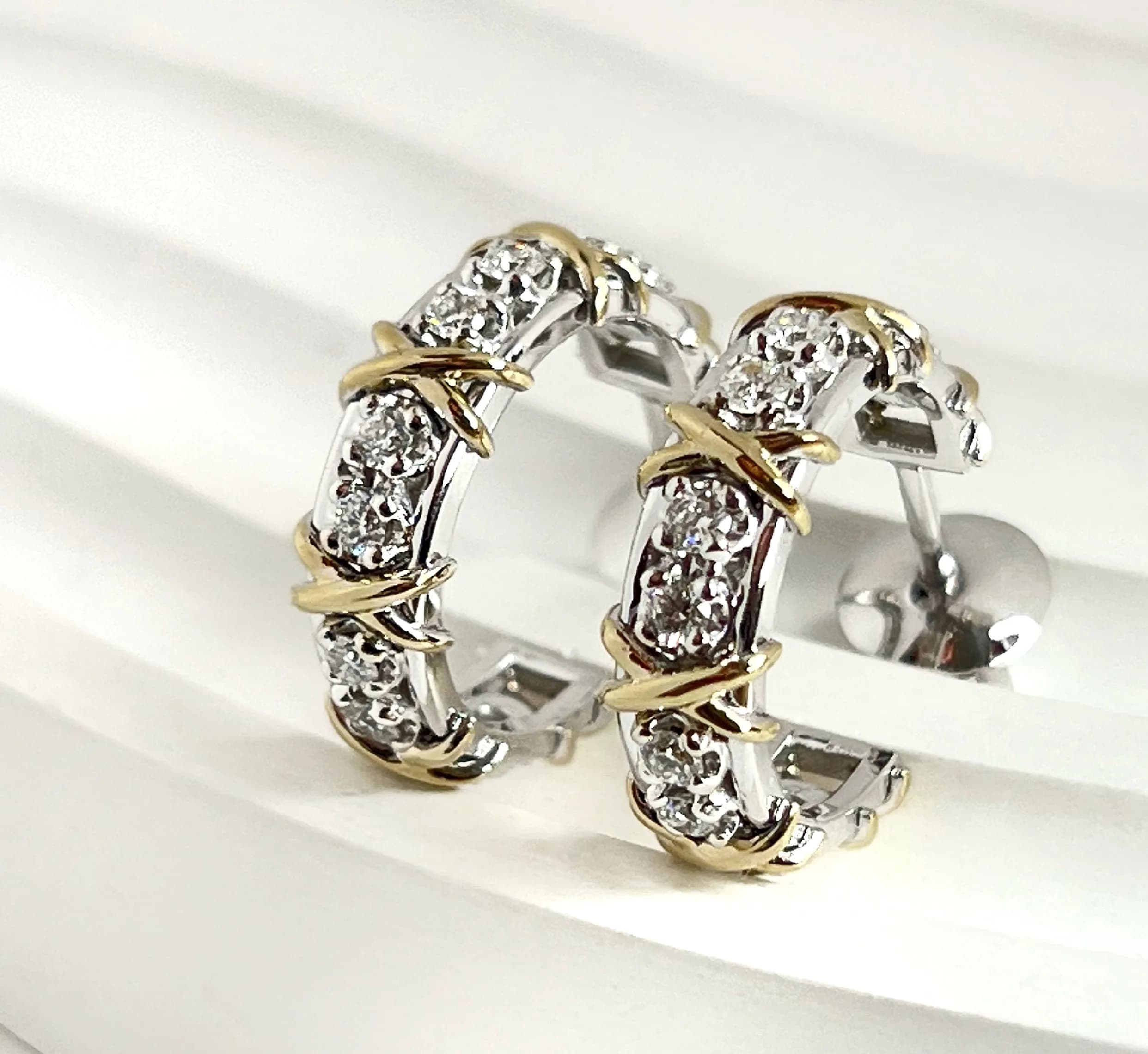 Сережки з діамантами "Criss Cross" E42 2,3mm