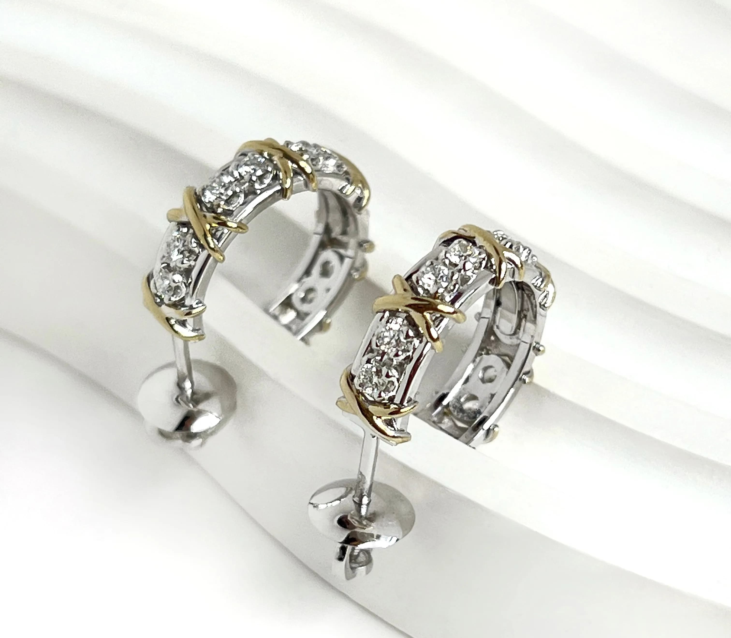 Сережки з діамантами "Criss Cross" E42 2,3mm