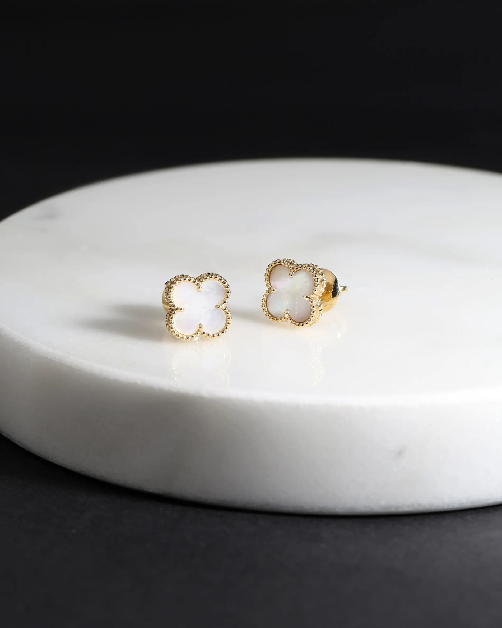 Сережки  з перламутром з жовтого золота Венеція perl E49 10mm