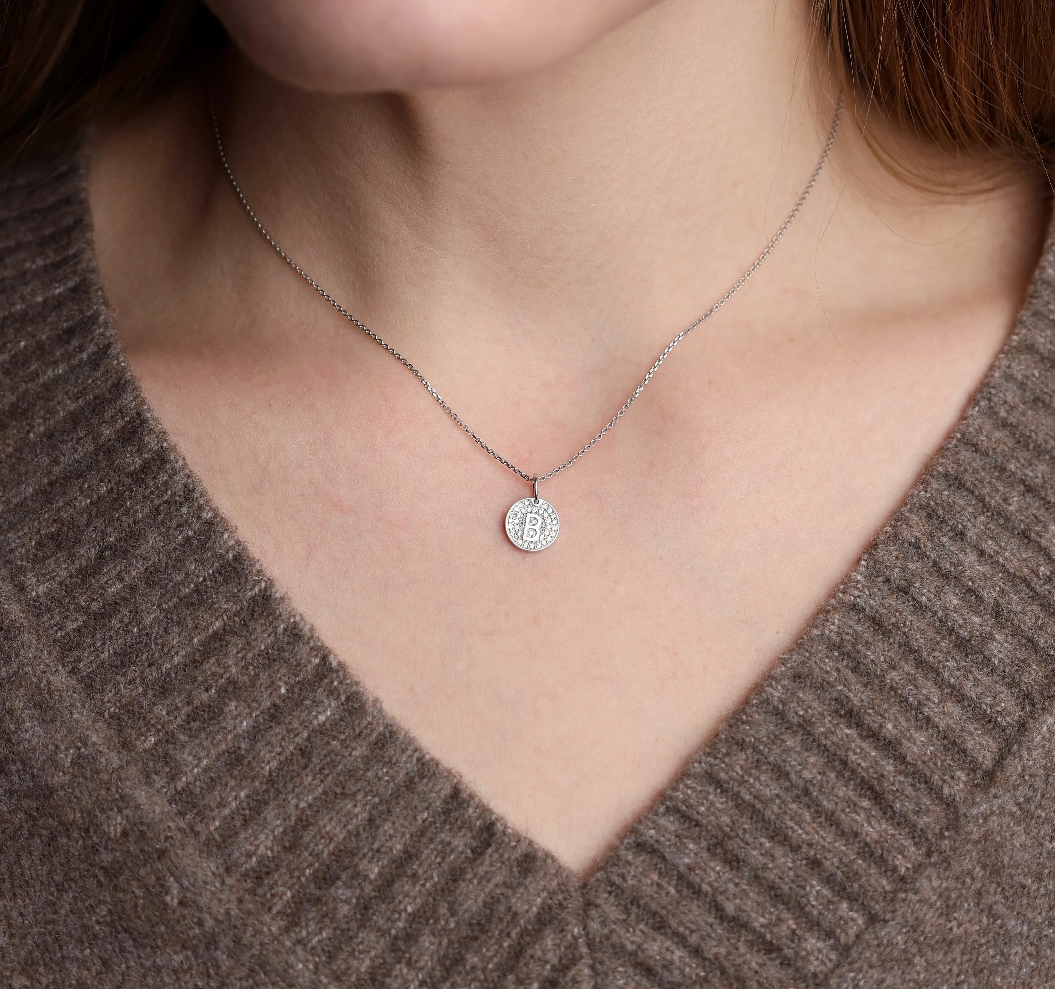 Підвіска з літерою "В" з діамантами з білого золота
