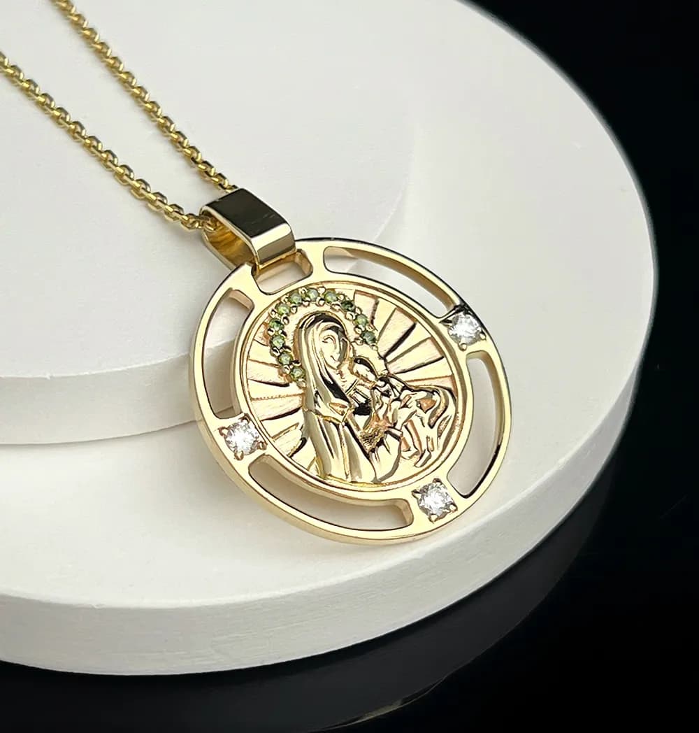 Медальйон Богородиці з діамантами з жовтого золота P4 mix