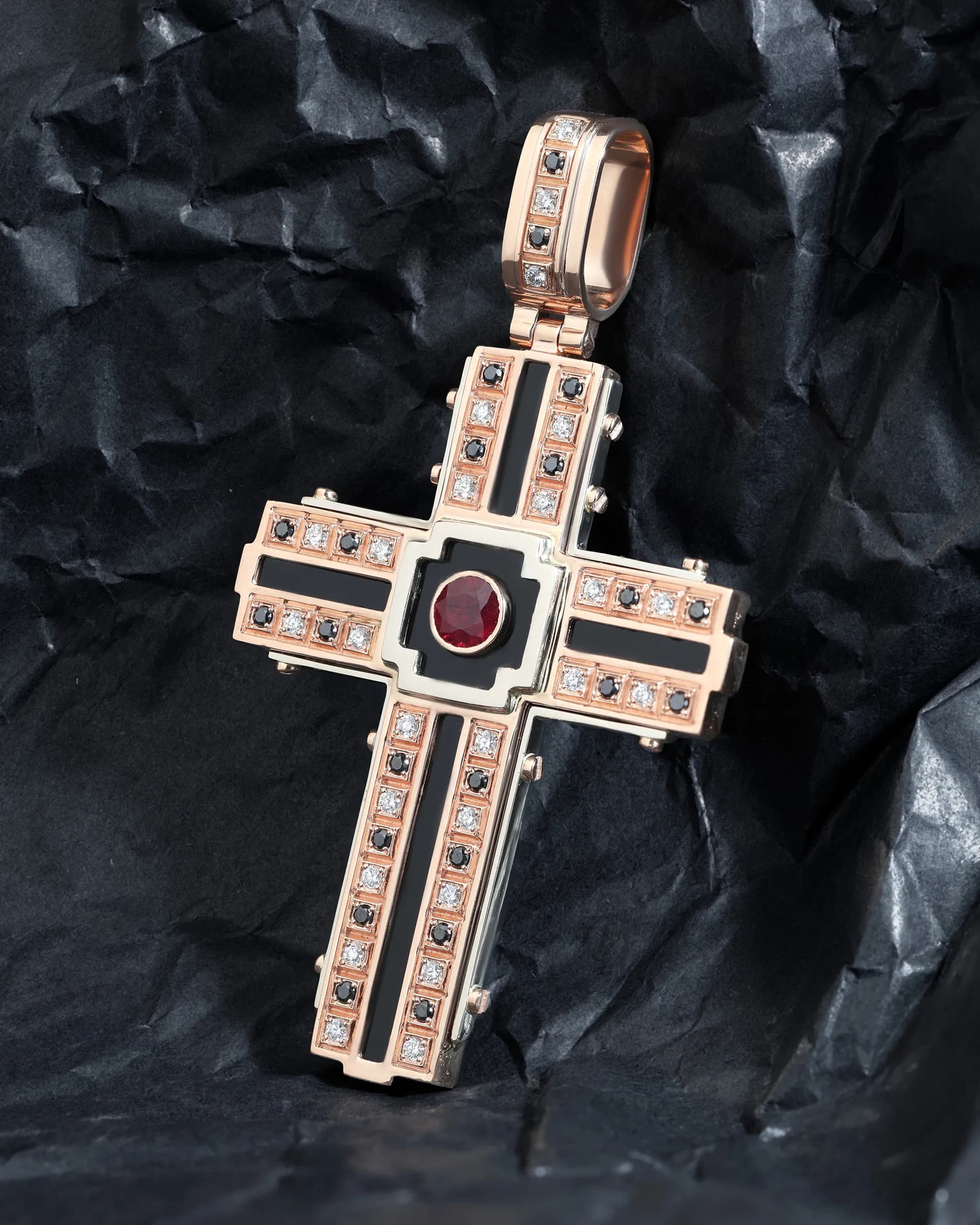 Хрестик з рубіном та діамантами з червоного золота Joker P39 mix