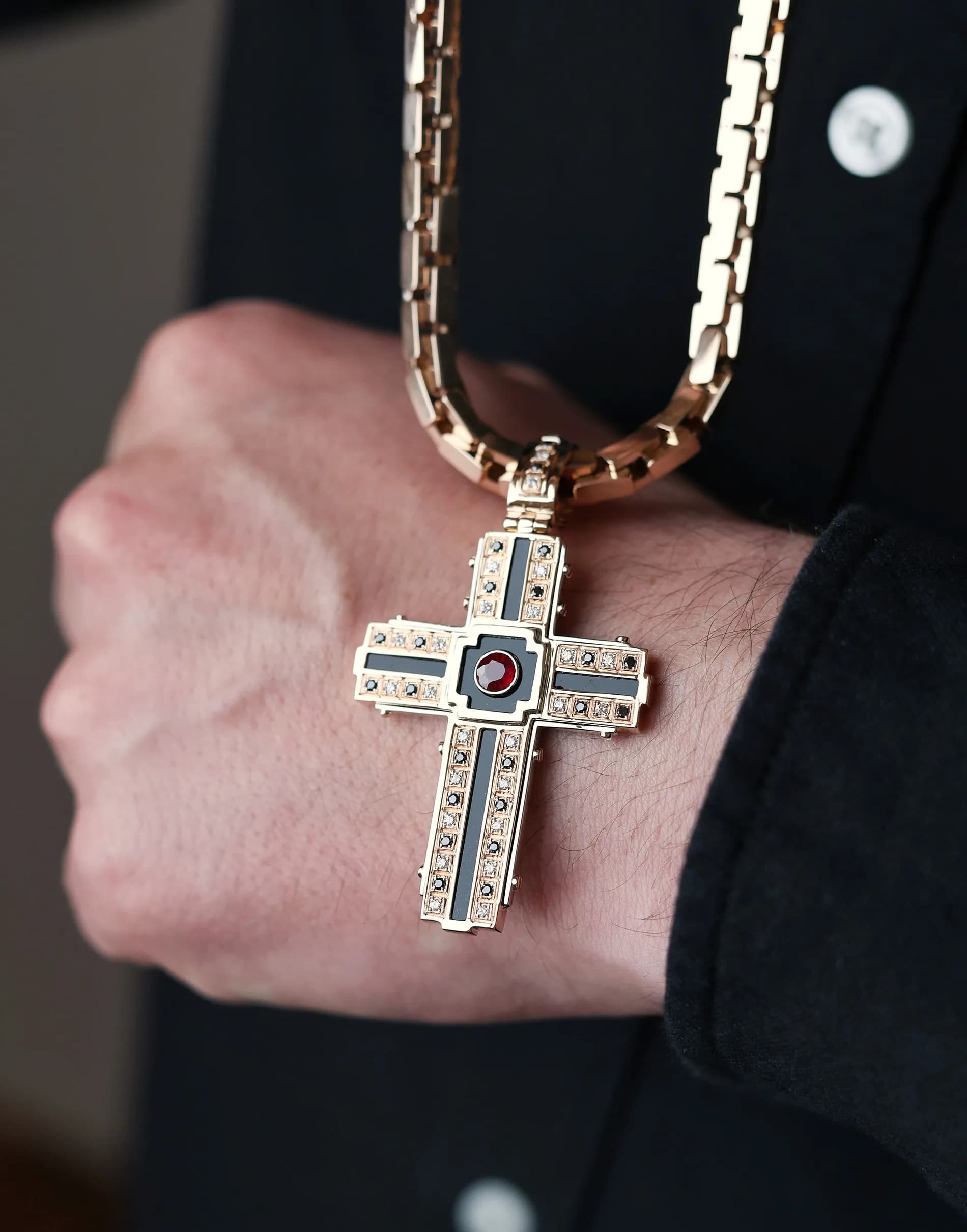 Хрестик з рубіном та діамантами з червоного золота Joker P39 mix