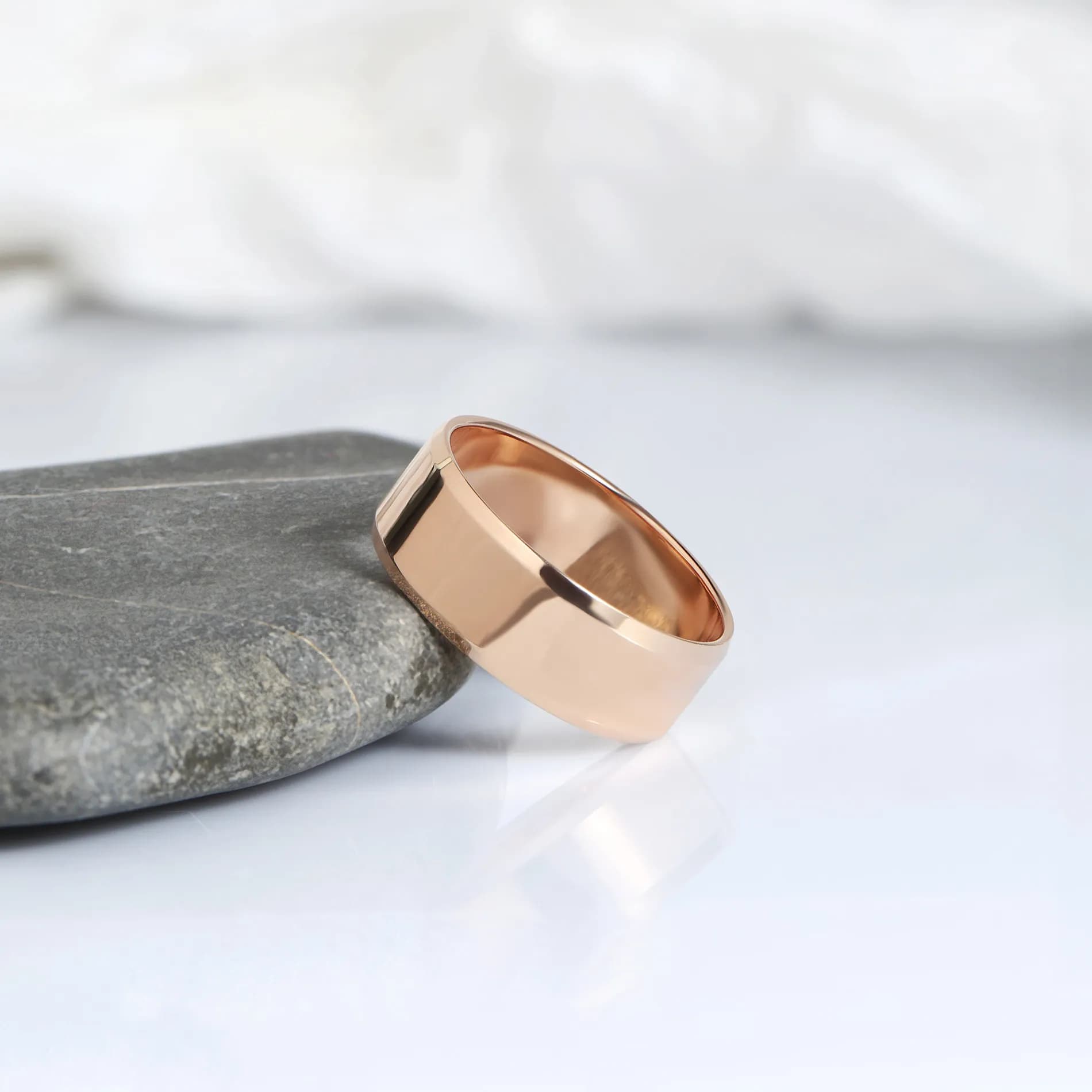 Обручка американка з фаскою з червоного золота 8 мм 100-0780 (17)