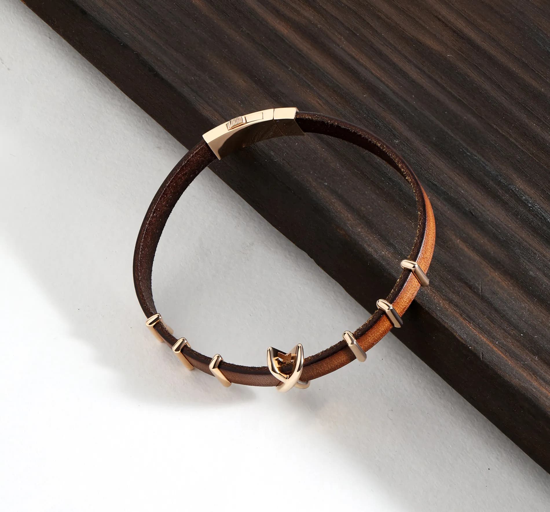 Шкіряний браслет із золотими вставками LBR F B1 04