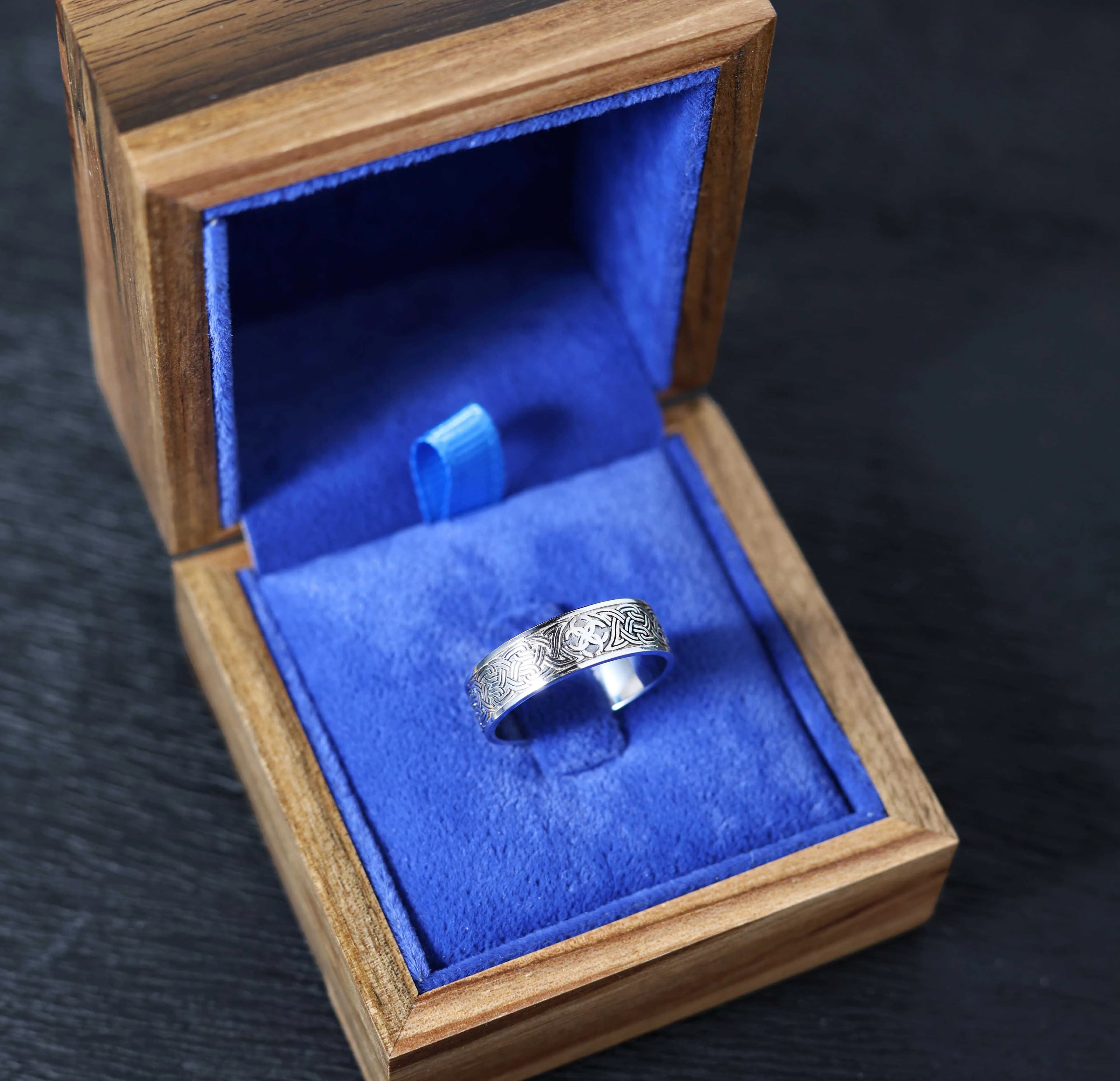 Перстень чоловічий  "Скандинав" з білого золота 200-0190 MAN (19)