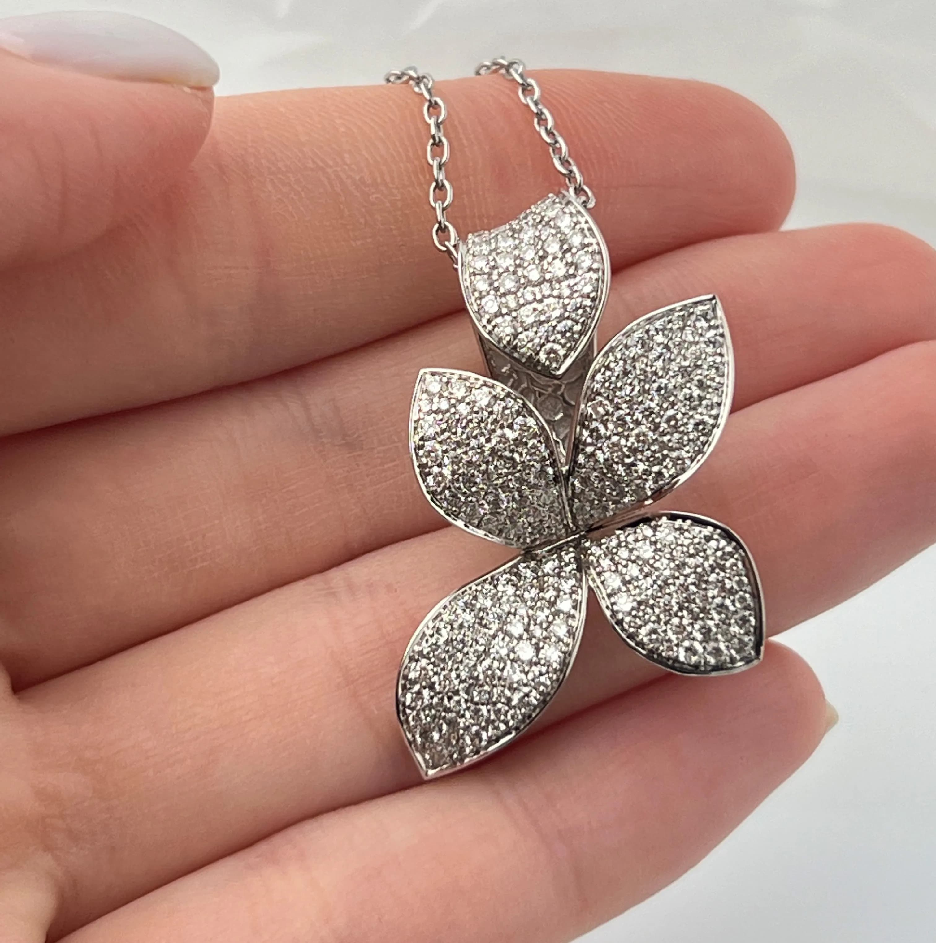 Кольє з діамантами "Райські сади" з білого золота 18k