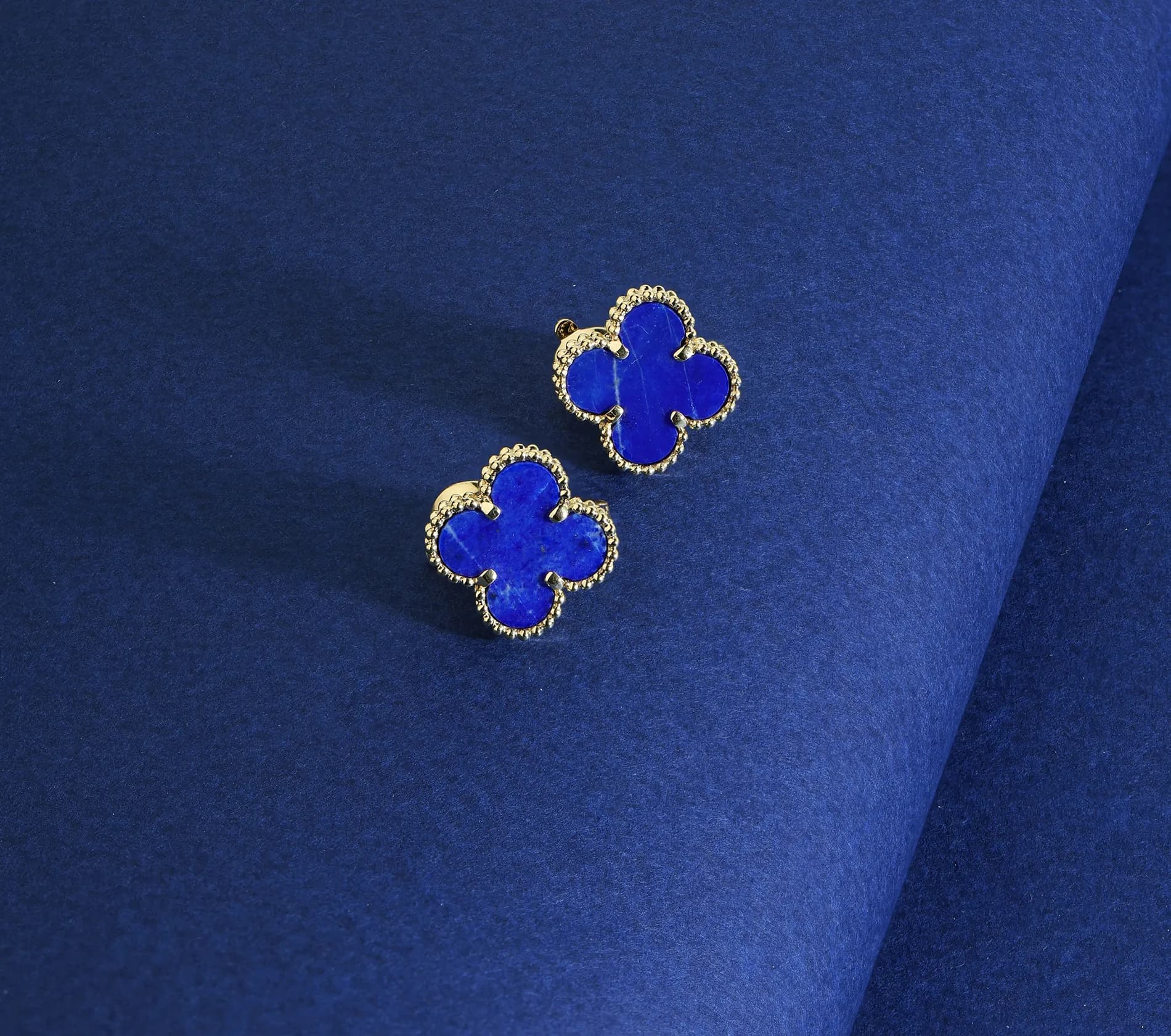 Сережки з лазуритом з жовтого золота Alhambra E4 13mm laz