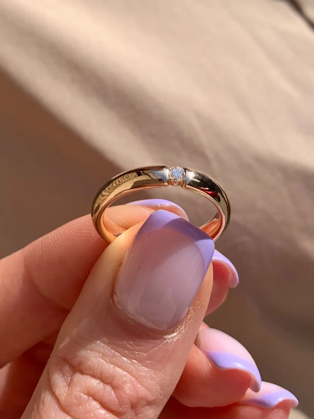 Обручка з діамантом "Полум'я" з червоного золота 110-0025