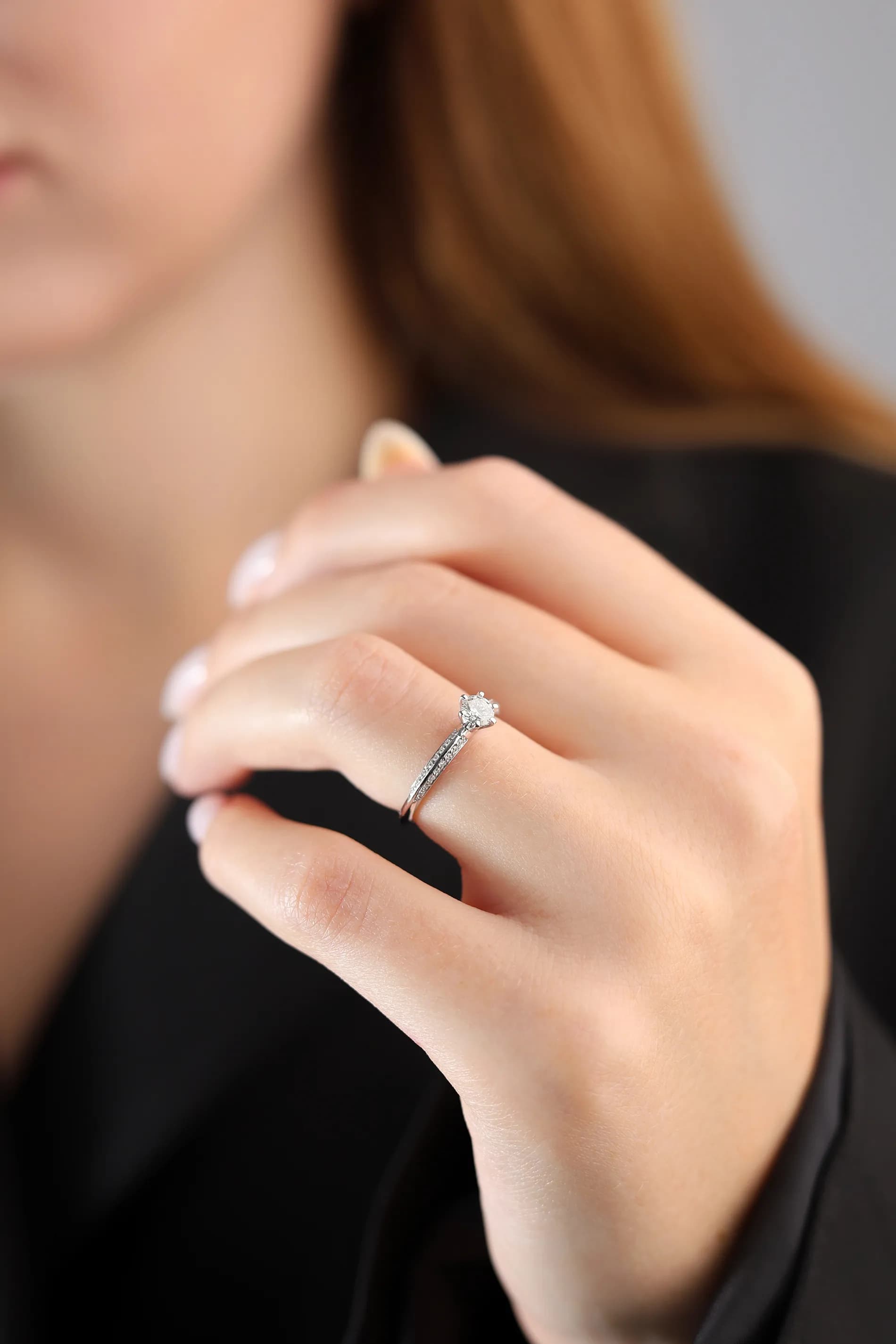 Каблучка з діамантами "Монархія" з білого золота GIA