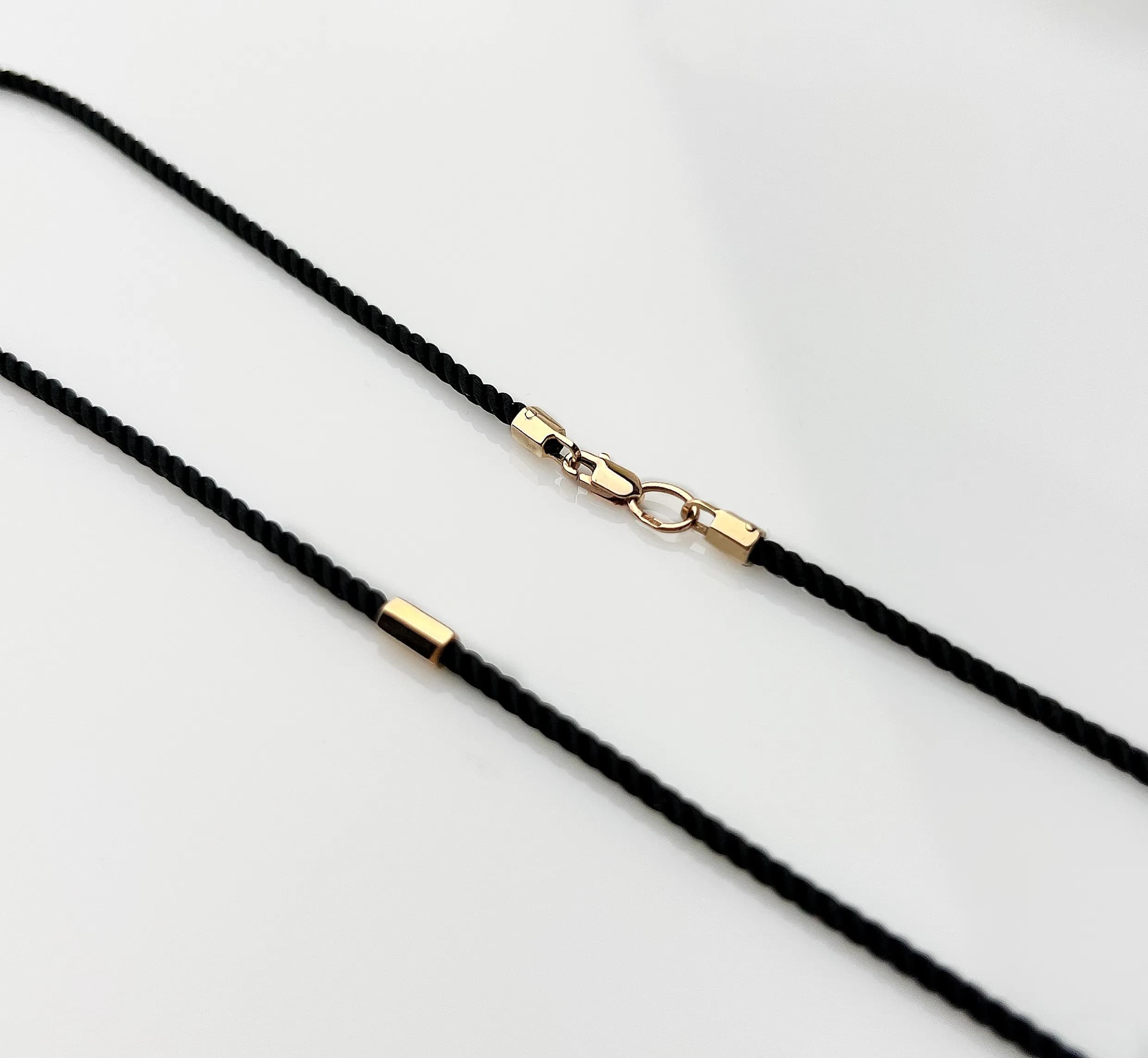 Шовковий шнурок з золотими вставками з червоного золота Silk moderne N01 2mm