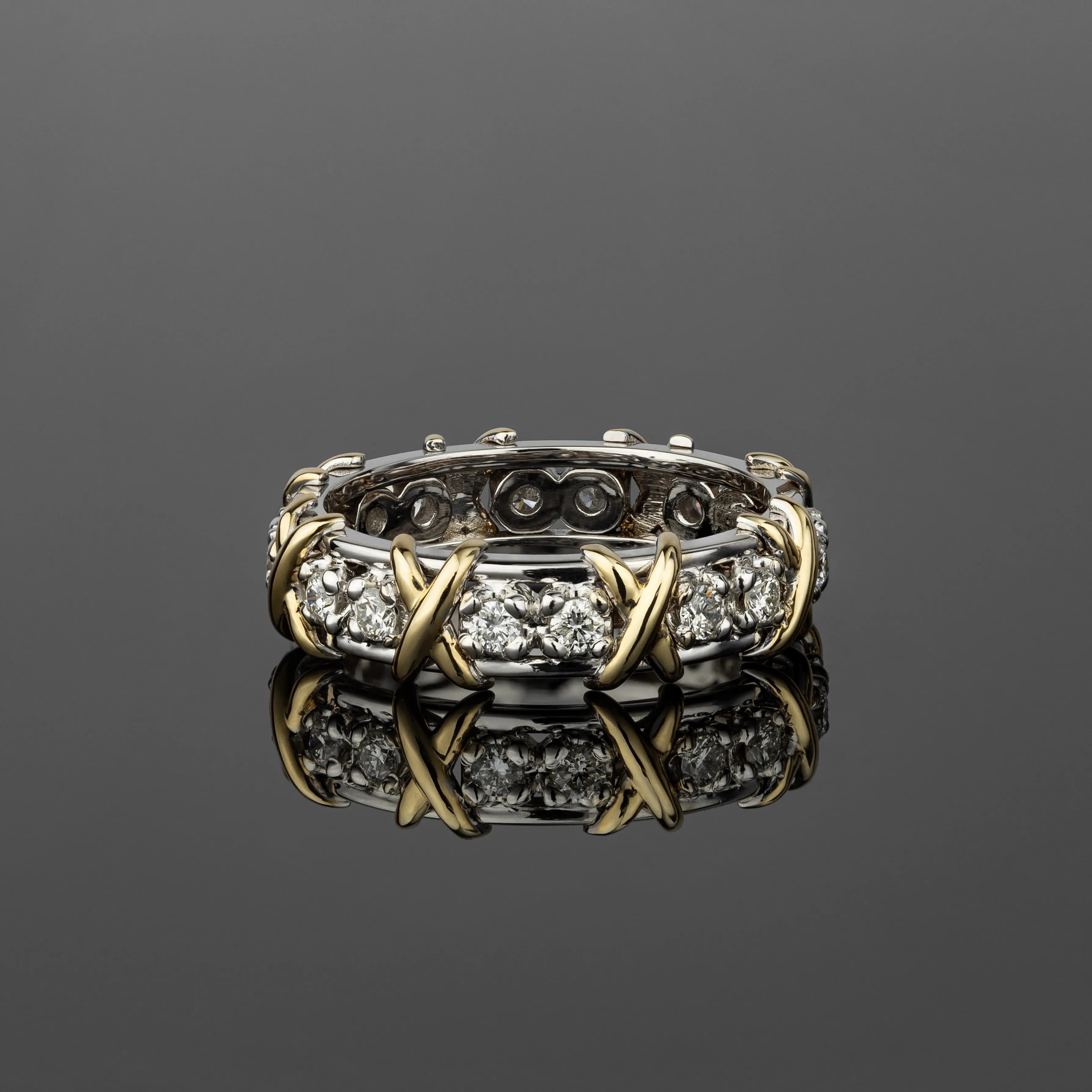 Перстень з діамантами "Criss-cross" з комбінованого золота R42 d-2,3 mm