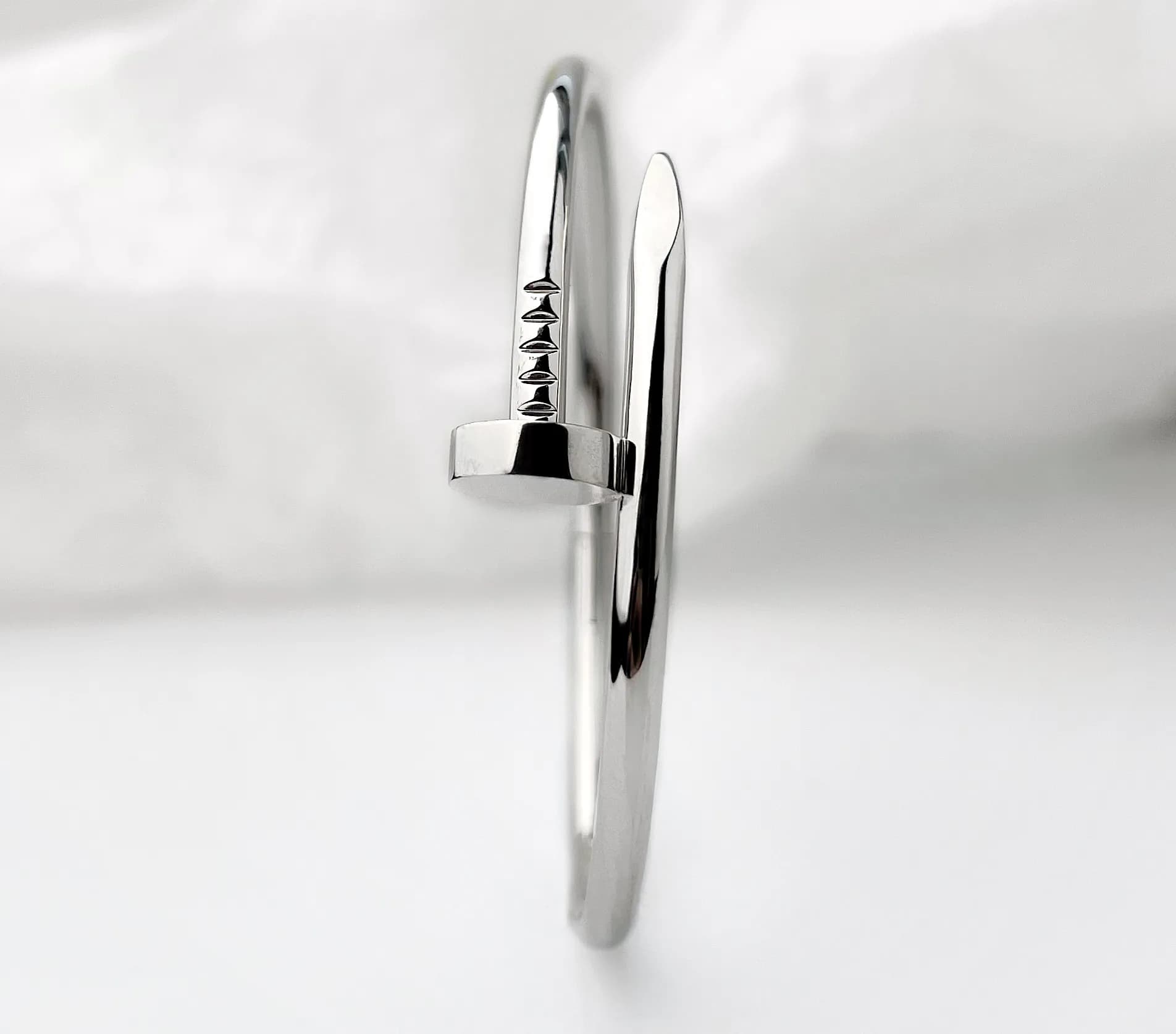 Браслет-цвях з білого золота "Шато" B20 14K